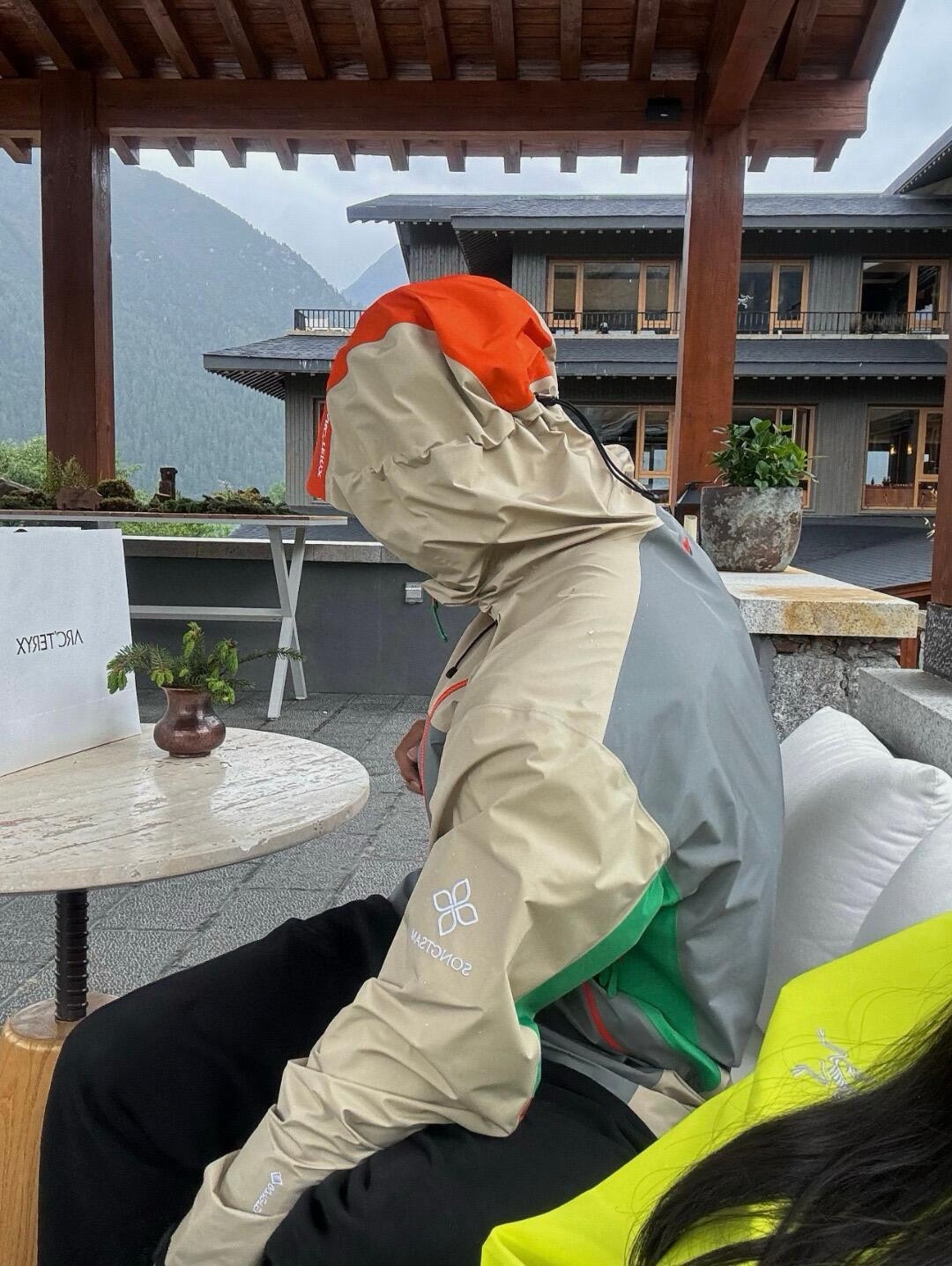 始祖鸟×松赞南迦巴瓦