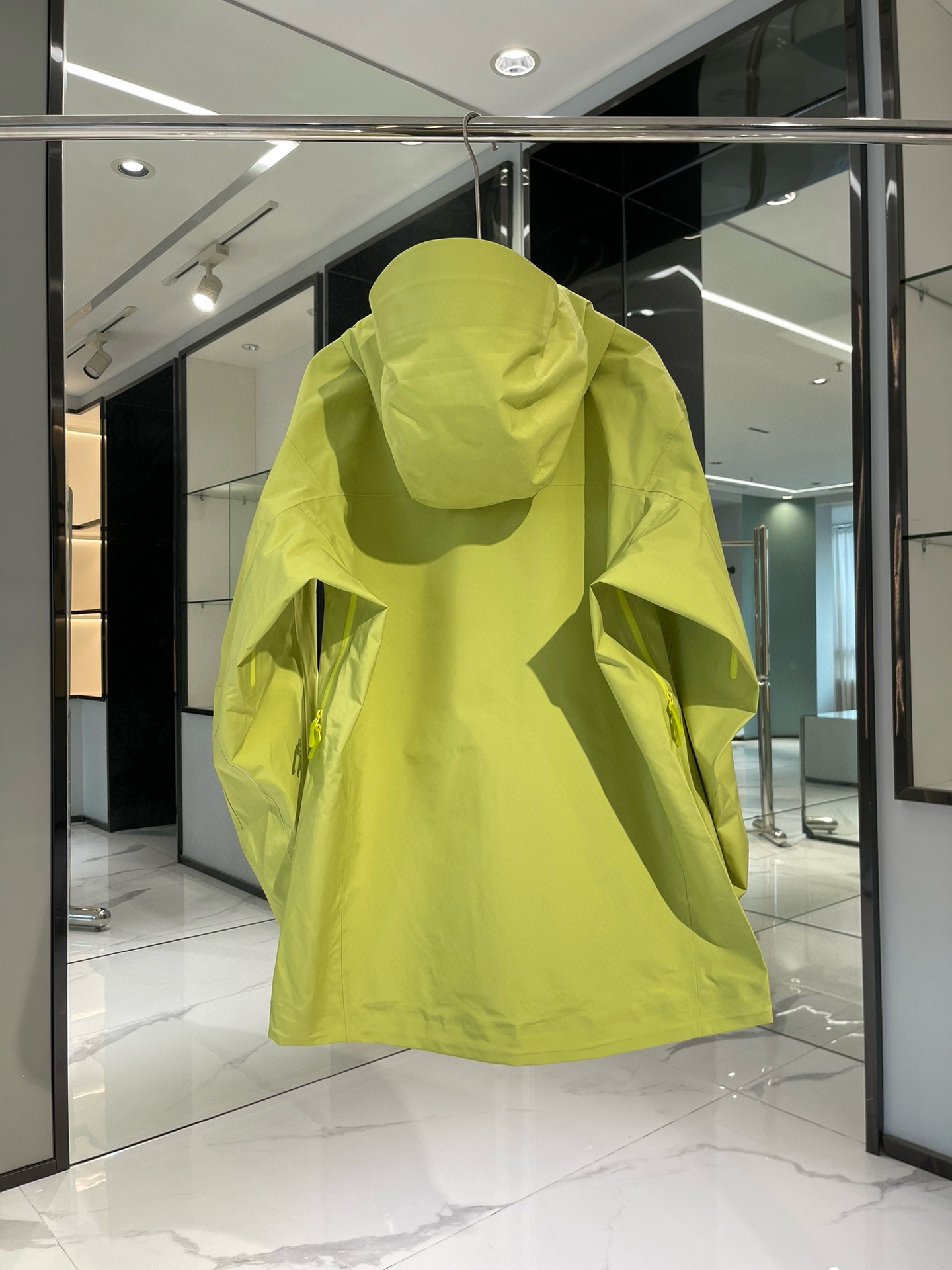 Arc'teryx Alpha SV Chaqueta Impermeable Verde Vitalidad Gore-Tex Pro 3 i1726101739 4287 1