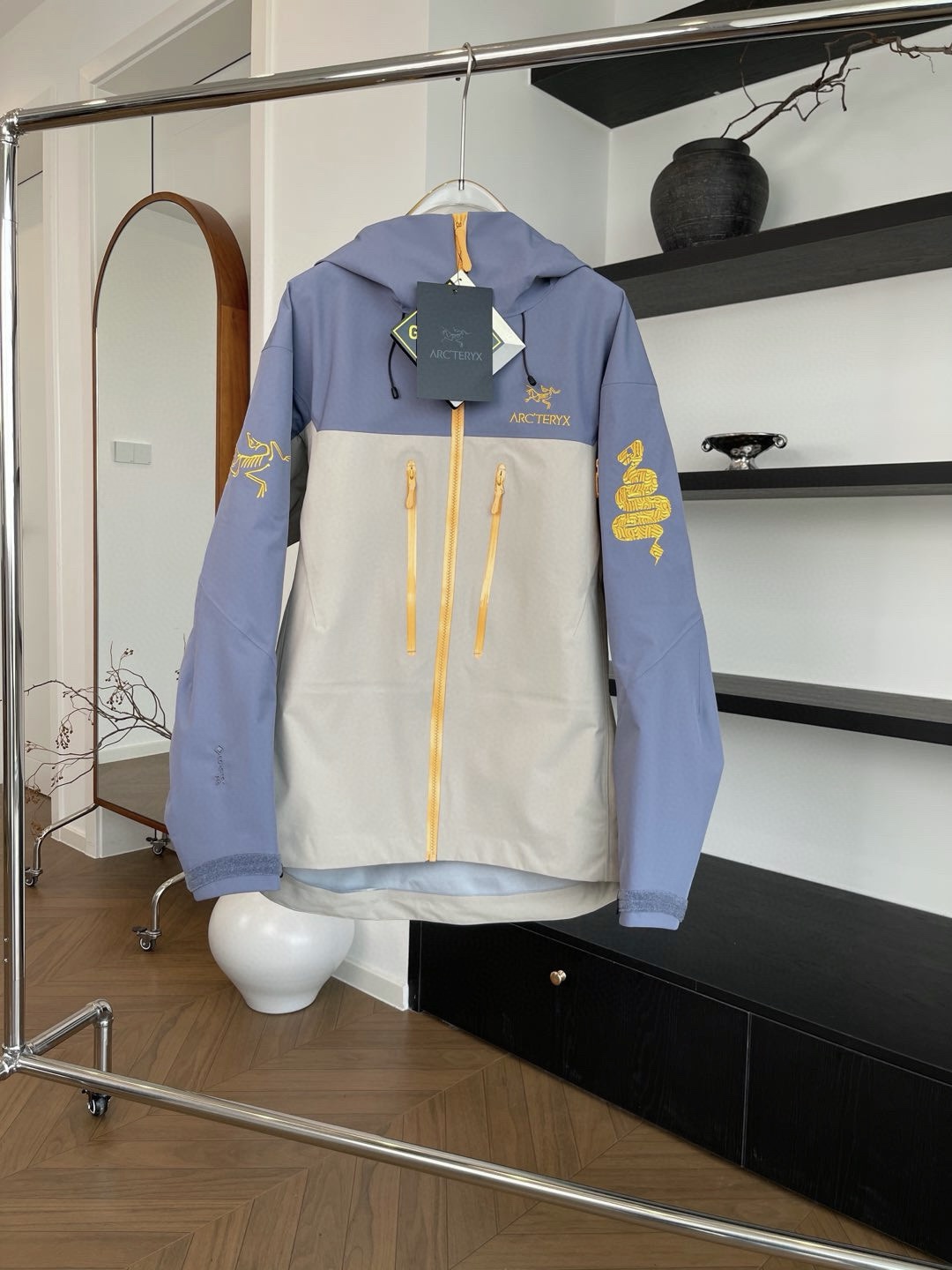 Arc'teryx Alpha SV LNY Limited Edition Jacket - Snake Year Design 1 i1735218089 7840 0