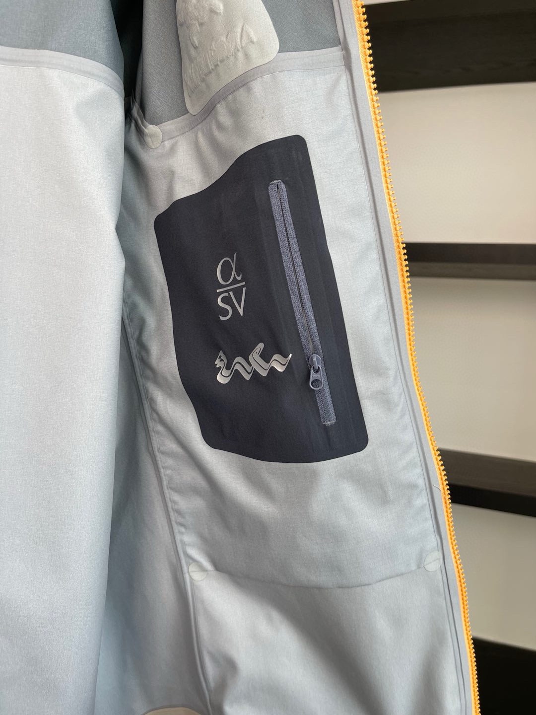 Arc'teryx Snake-Embroidered Technical Jacket | Lightweight & Weather-Resistant 9 i1735221272 2939 0