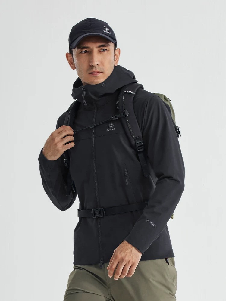 #官网价格


凯乐石 M8-X软壳冲锋衣防风弹力耐磨户外徒步连帽外套
这款凯乐石软壳源自攀岩专业术语 Mixed Climbing 冰岩混合攀登为应对户外风寒多变环境和不同运动场景需求研发不同等级的产品性能和相应的软壳产品，M8-X是一款专为徒步穿越而设计，综合性能优异的软壳外套多场景适用性强，兼具防风抗水、透汽、耐磨、运动延展等性能耐久耐候性尤为出色，轻松应对丛林、岩石复杂坏境，它是一款低调简约款，上身以后的舒适感一定会惊艳你!
面料+特点：
1️⃣采用原版54%锦纶36%聚酯纤维
10%氨纶面料，防小雨，也有抗污的效果，透气性较好
2️⃣这是一款专为徒步穿越设计的运动软壳。兼具防风抗水、透汽、耐磨等全面防护性能，更好应对徒步穿越中的多变天气挑战。
3️⃣采用防风防水面料，拥有足够的强度和耐久性，良好的抗风性，同时弹力适中；
4️⃣扛风，透气，轻微保暖，耐磨
5️⃣压胶高强度挂环，贴带接缝，穿着更舒适，
6️⃣袖口设有松紧带，方便穿脱。压胶下摆，可调下摆抽绳Drop Hood™w，弧形帽檐，更好的防风防雨不遮眼，可调节帽檐和下摆抽绳

尺码：S-XXL
颜色：黑色 藏青 深瓦灰 绿色 浅云灰