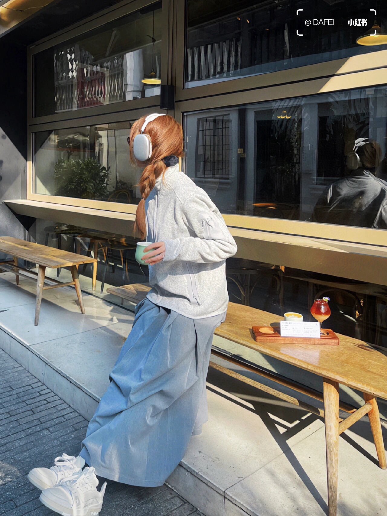 春秋当外套，冬季当内搭
实穿性杠杠得


始祖鸟Covert Cardigan 立领抓绒开衫外套
重磅推荐，来自鸟家经典的抓绒衫，柜上2000+都是靠抢的。

1️⃣Polartec® Thermal Pro科技绒，仿生热循环结构锁温提升40%，抗静电抗起球，-10℃贴肤仍羊绒般柔暖。面料轻盈暖糯，保证活动自如又亲肤舒适。内里抓绒，手感柔软舒适的同时又起到了更好的保暖作用。
2️⃣3D立体拼缝，肩背活动量+微收腰线，显瘦不紧绷，西装冲锋衣内搭无痕。
3️⃣隐形式关节补强，高弹氨纶混纺肘腋，登山办公大幅伸展不鼓包。  
4️⃣ 压胶口袋设计，增添了户外服装的元素，安全存放小件必需品的同时，并赋予这款单品经典美感。手臂压胶口袋设计，更是点睛之笔且实用。加高立领，温暖呵护颈脖，连帽带点俏皮，冬天可以更好的防风。可单穿，可叠穿，真的是做到了一衣两穿啊！

尺码：S-XXL
颜色：极地白 幽雾灰绿 银雾绿 夜影蓝 石墨灰 黑灰色