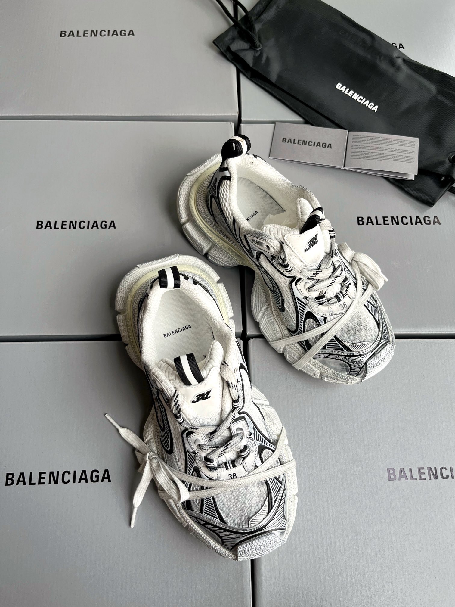 Кроссовки Balenciaga Phantom