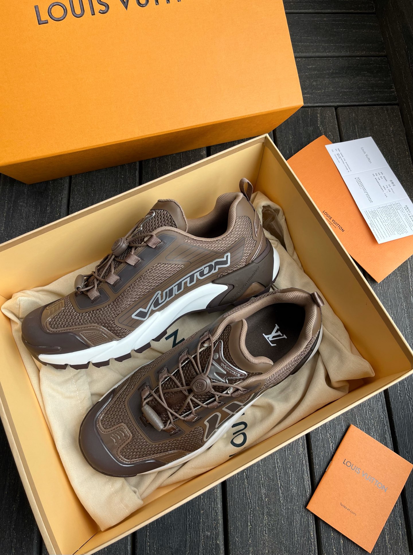 Мужские кроссовки Louis Vuitton LV Runner P500