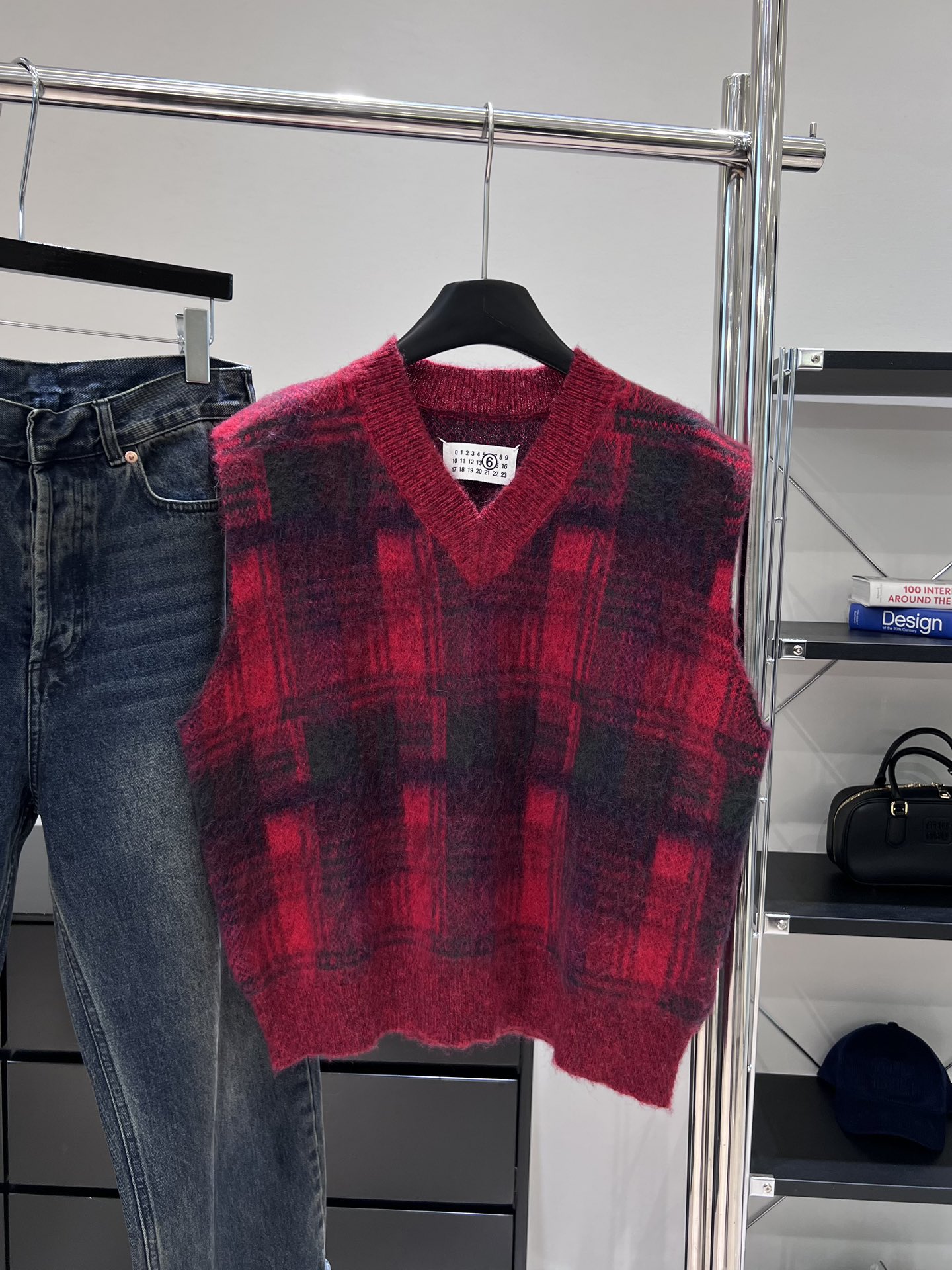 2024FW MM6 Women’s Clothes: Masculine Mascara Crochets for Autumn Winter Fashion.