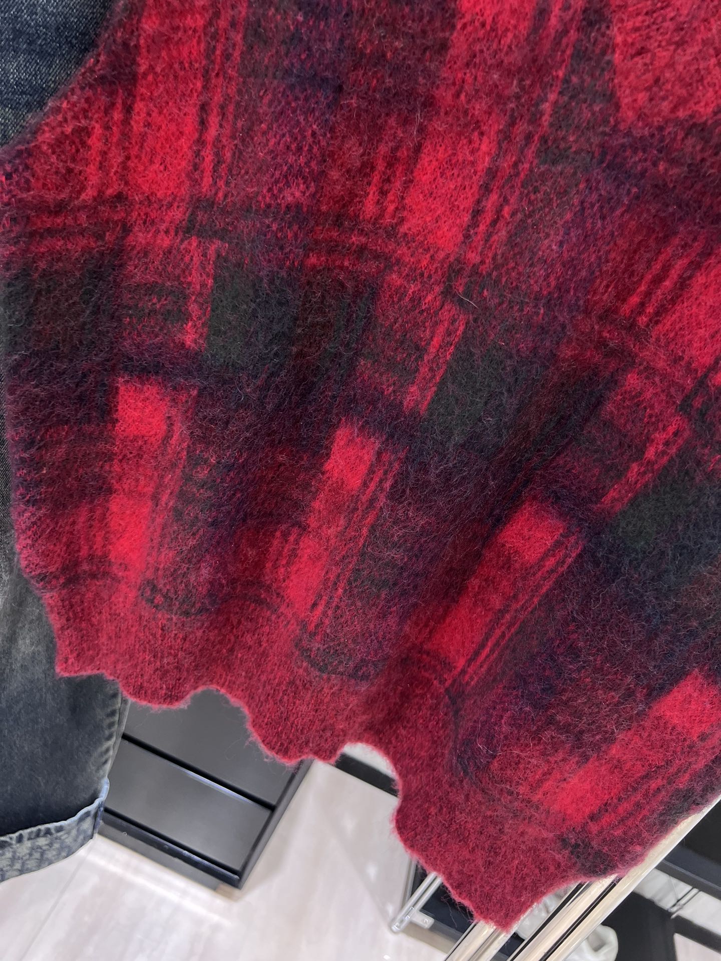 2024FW MM6 Women’s Clothes: Masculine Mascara Crochets for Autumn Winter Fashion. - 图片 4