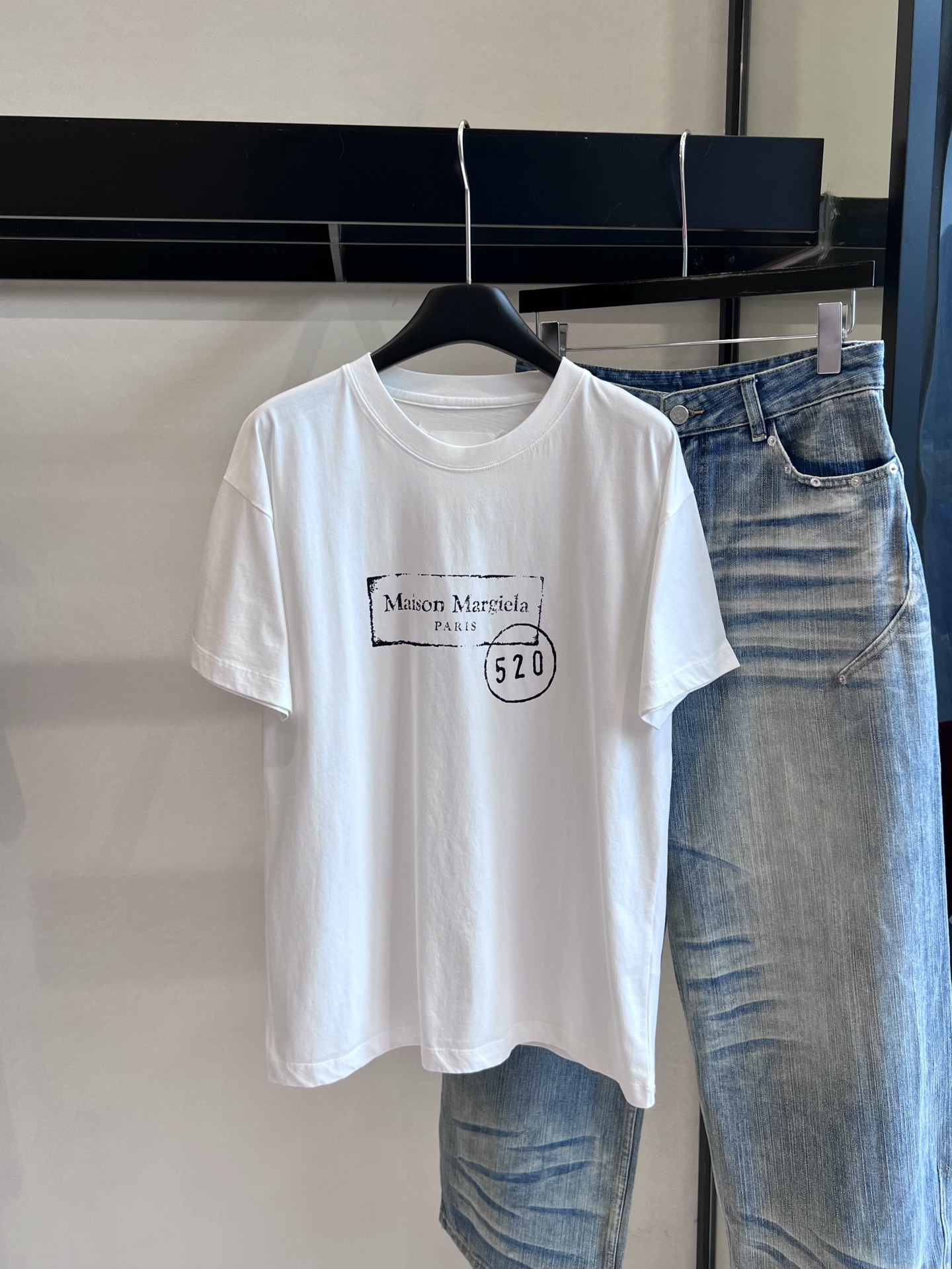 Maison Margiela 2025s Printed T-shirt Suit: Cosmopolitan, Stylish, and Versatile