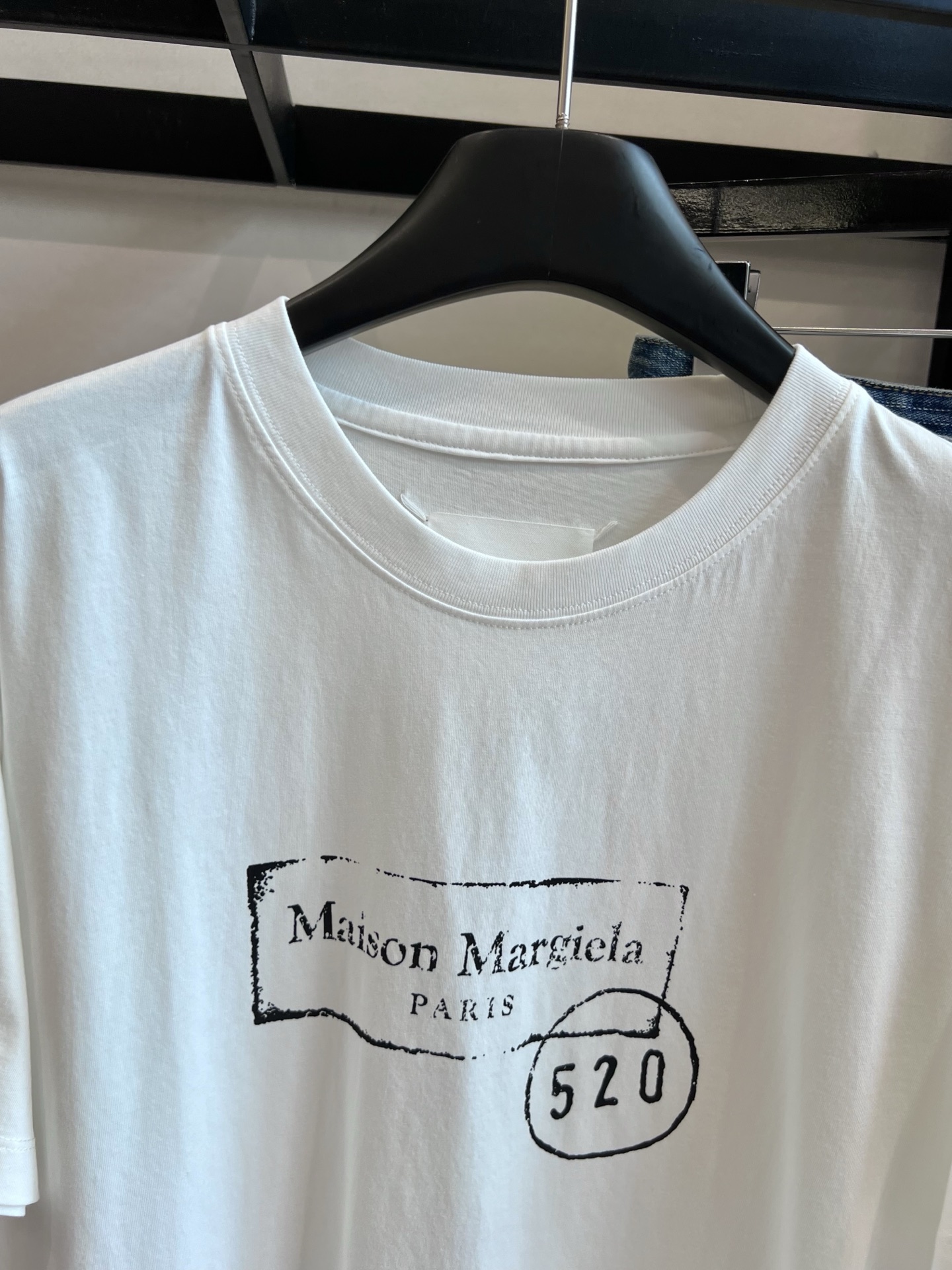 Maison Margiela 2025s Printed T-shirt Suit: Cosmopolitan, Stylish, and Versatile - 图片 2