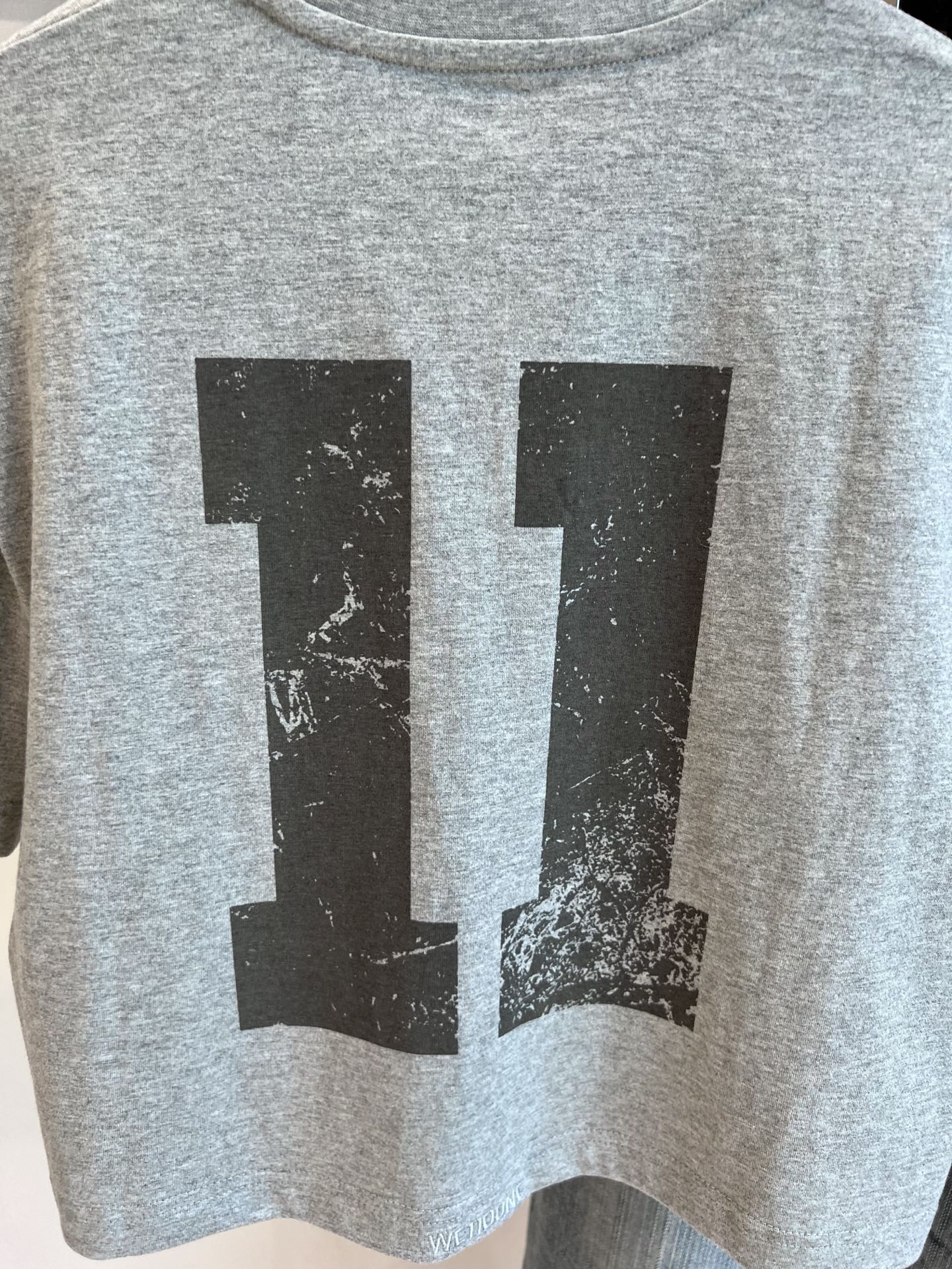 WE11DONE 2025s Spring & Summer Package: Stylish One-Size-Fits-All Dress & Hot Letter T-Shirt - 图片 5
