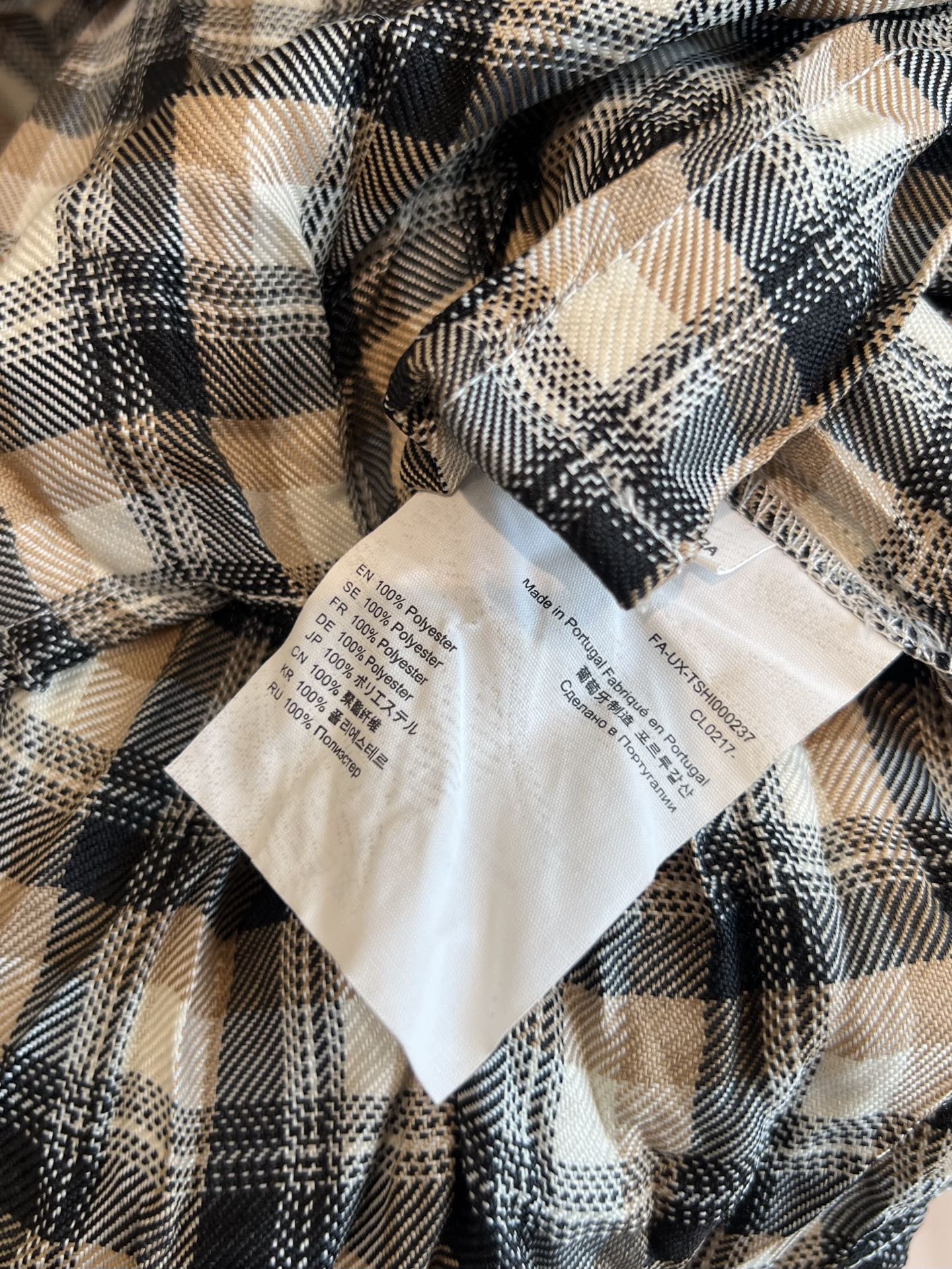 2025s Acne Studios Tweezed Shirt Suit: Unruly Elegance in Women’s Fashion - 图片 5