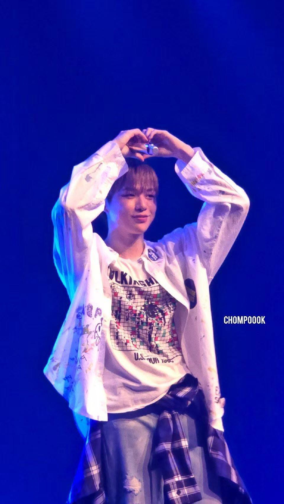 The same shirt as Daniel Kang