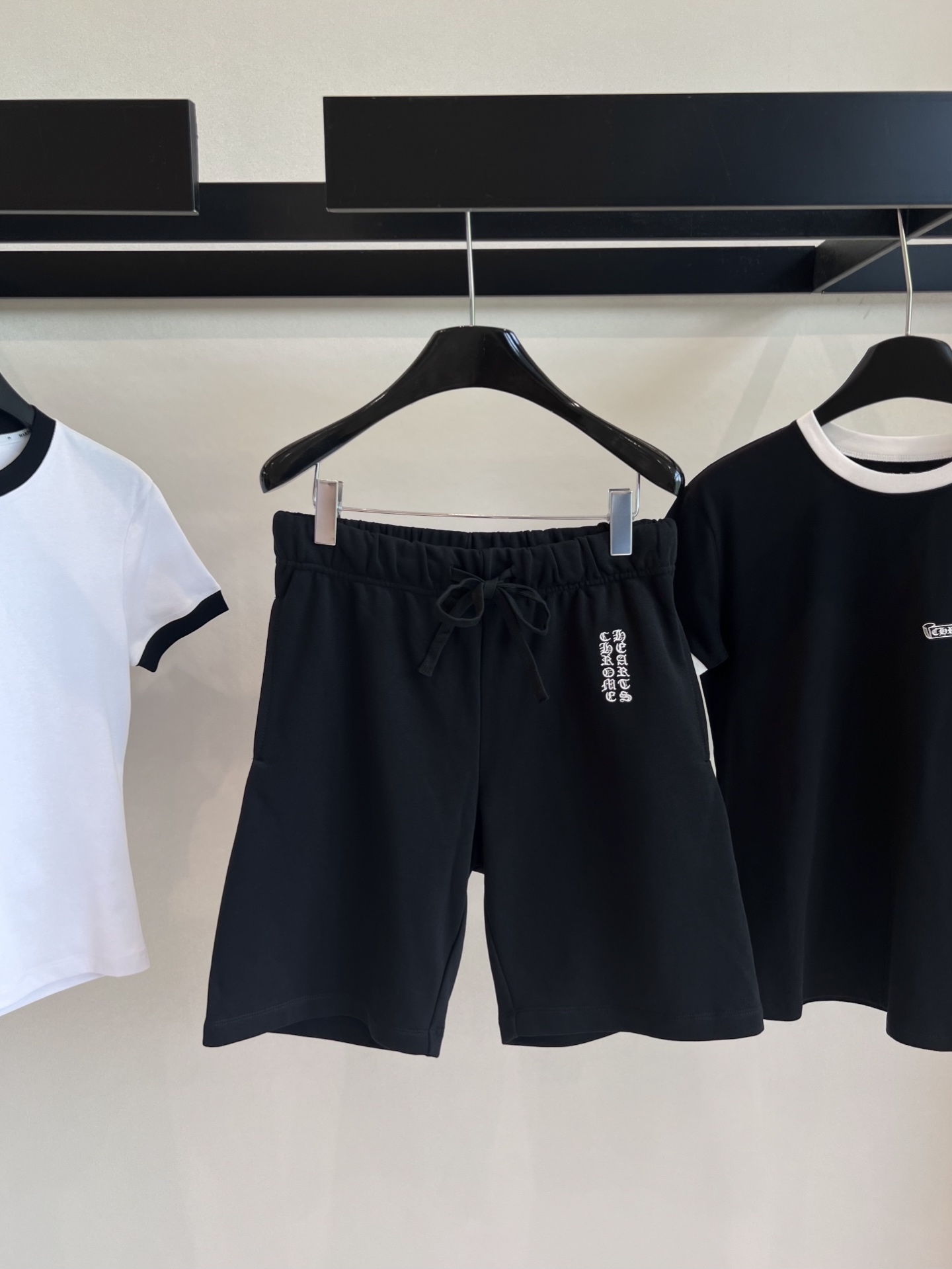 Chrome Hearts Spring/Summer 2025 Female Suit: Comfortable, Stylish, and Versatile
