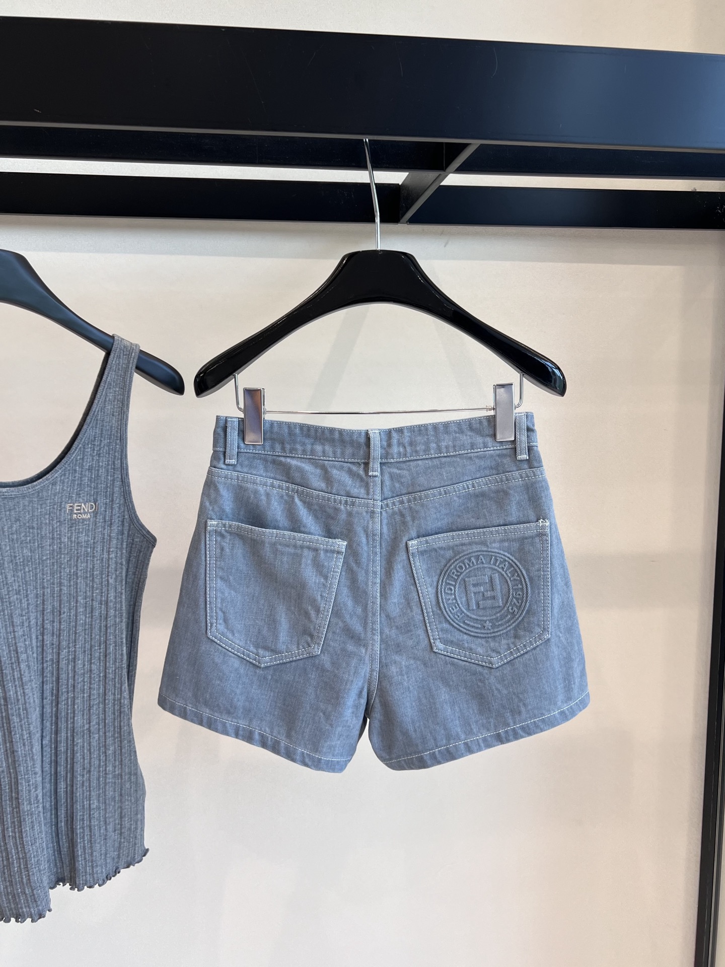 “2025s Fendi Post-Spring Dress: Embossed Jeans with Pure Cotton Fabric” - 图片 6
