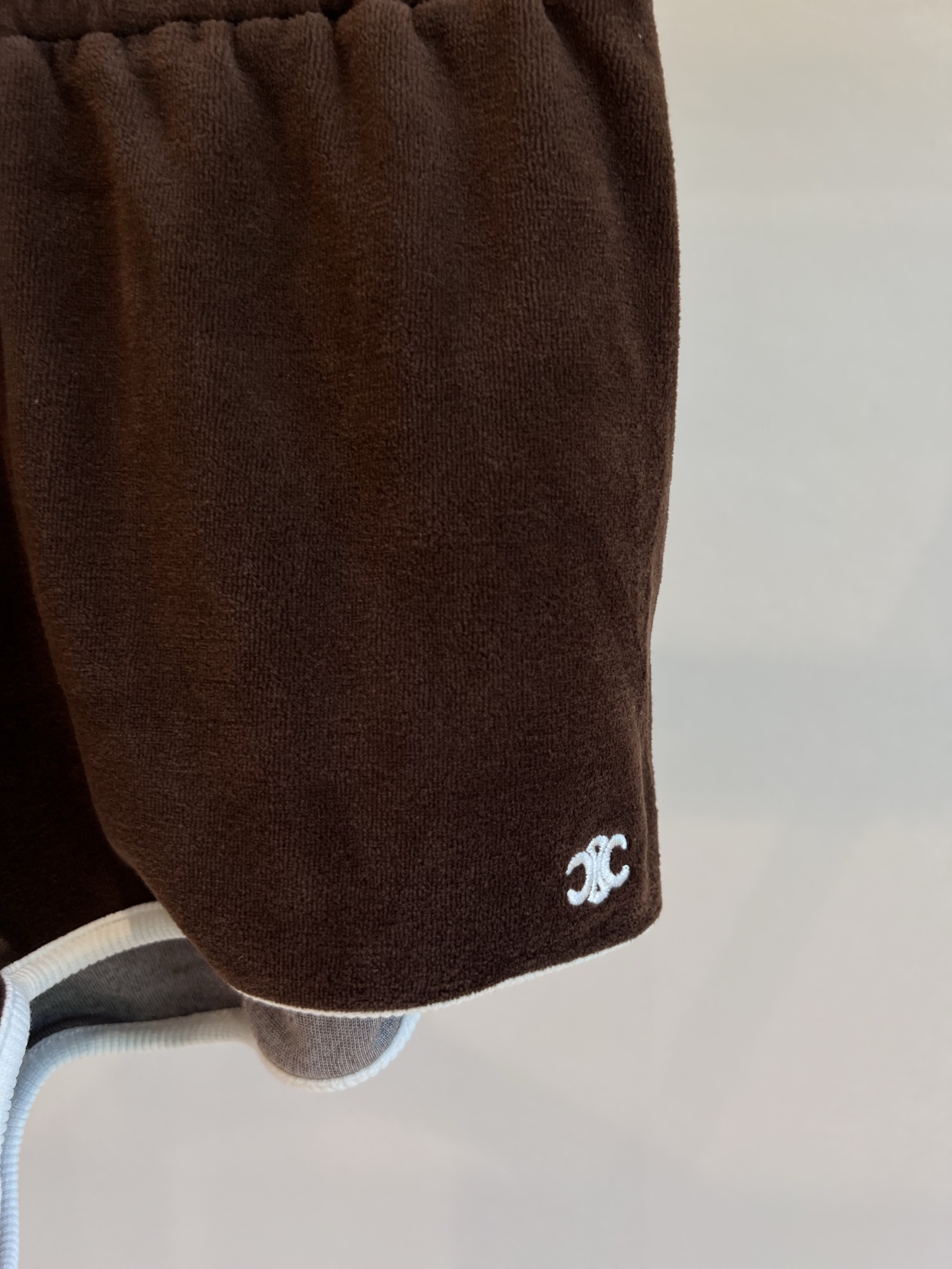 CELINE 2025 Spring/Summer Velvet Suit Collection for Korean Aesthetics. - 图片 4