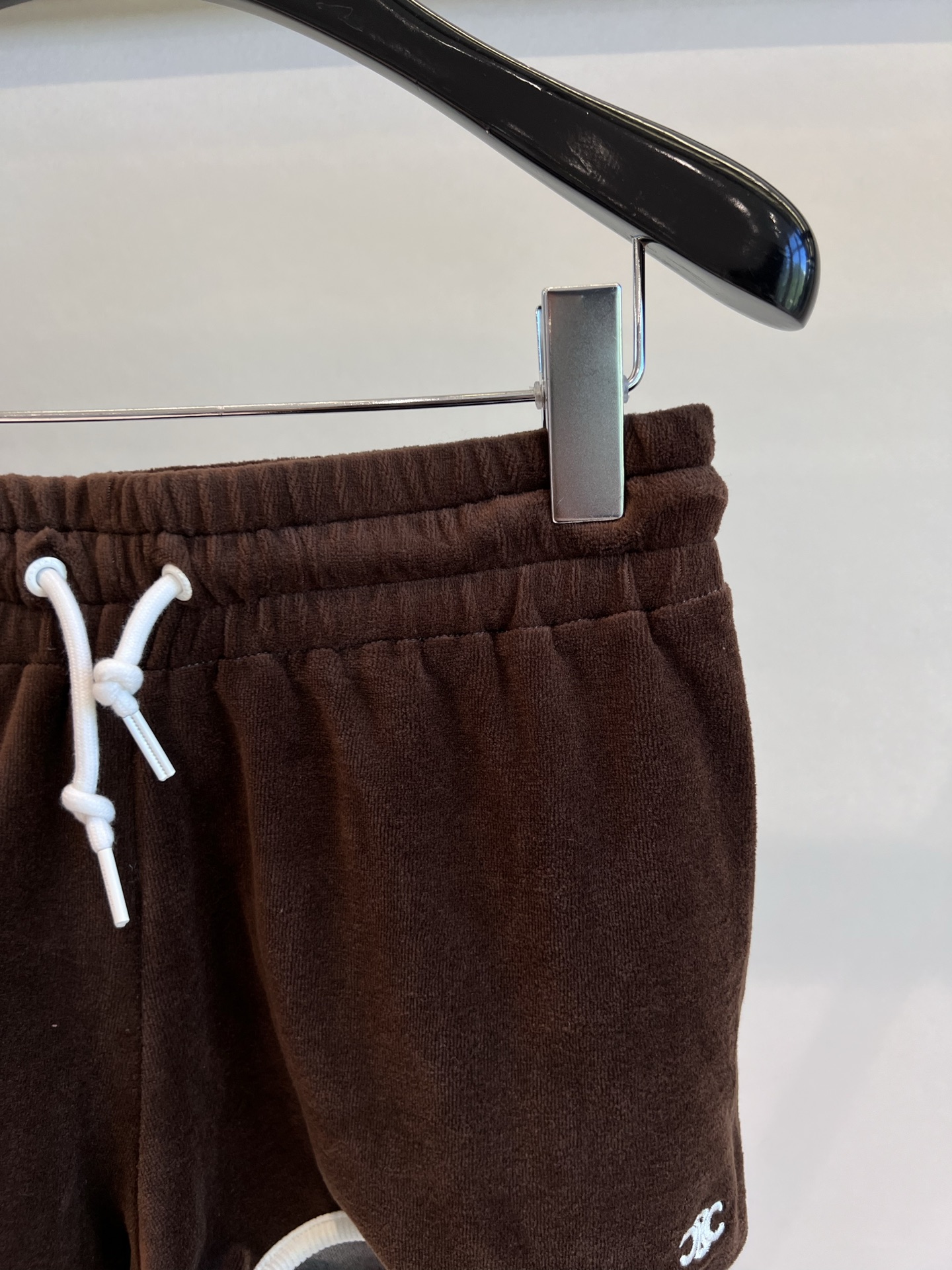 CELINE 2025 Spring/Summer Velvet Suit Collection for Korean Aesthetics. - 图片 3