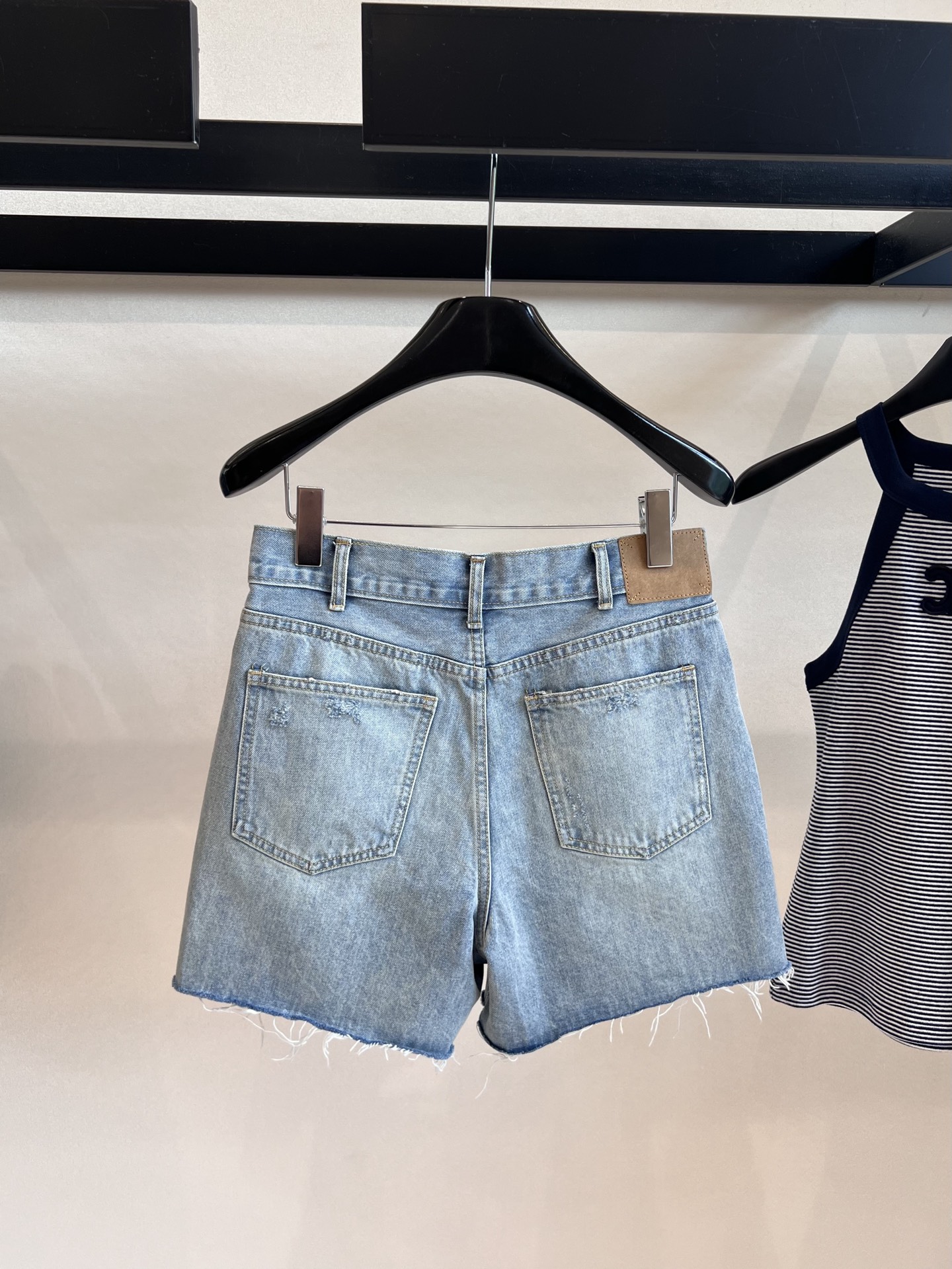 Celine Retro High-Density Cotton Calve Shorts for Spring/Summer 2025 - 图片 6