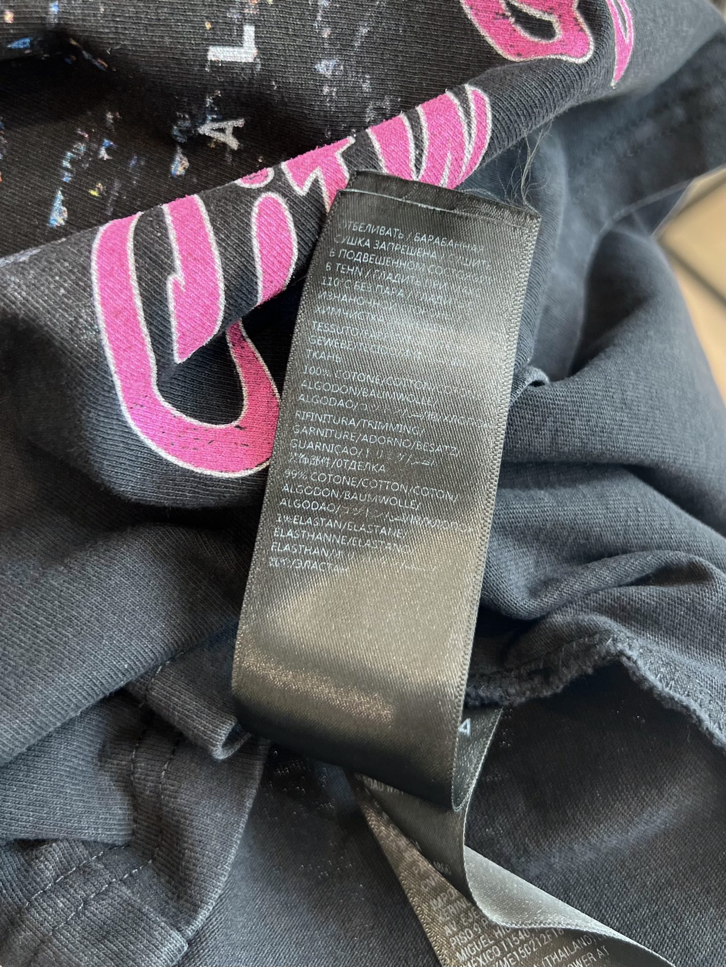“Balenciaga 2025s Female Suit Upgrade with Los Angeles Nightscape Vest for Spring/Summer” - 图片 5