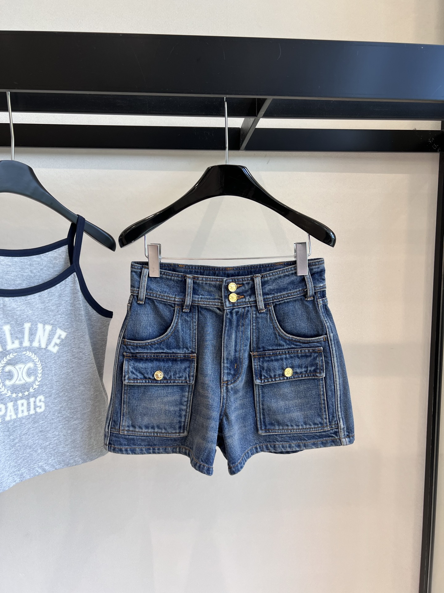 2025s Retro-Blue High Waist Shorts by CELINE: Stylish and Comfortable Cowboy Chic - 图片 1