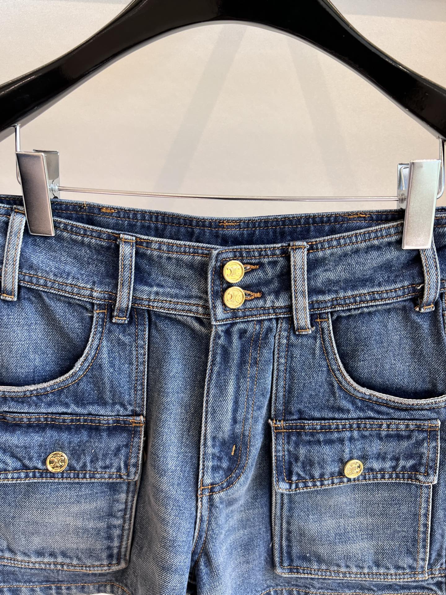 2025s Retro-Blue High Waist Shorts by CELINE: Stylish and Comfortable Cowboy Chic - 图片 2
