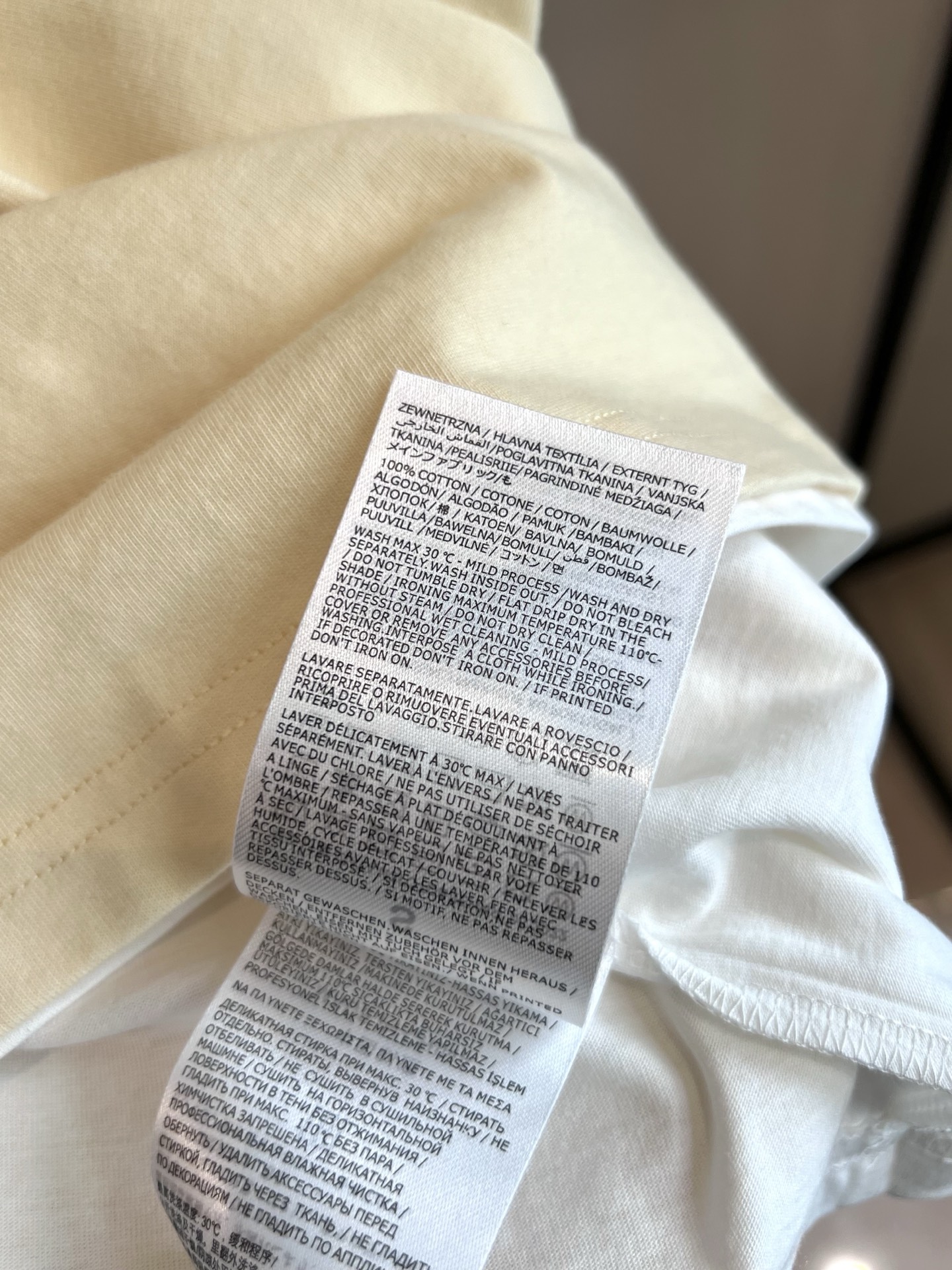 JILSANDER Spring & Summer Collection: Squawk Dress & Letter-Printed T-shirts in Cotton - 图片 5