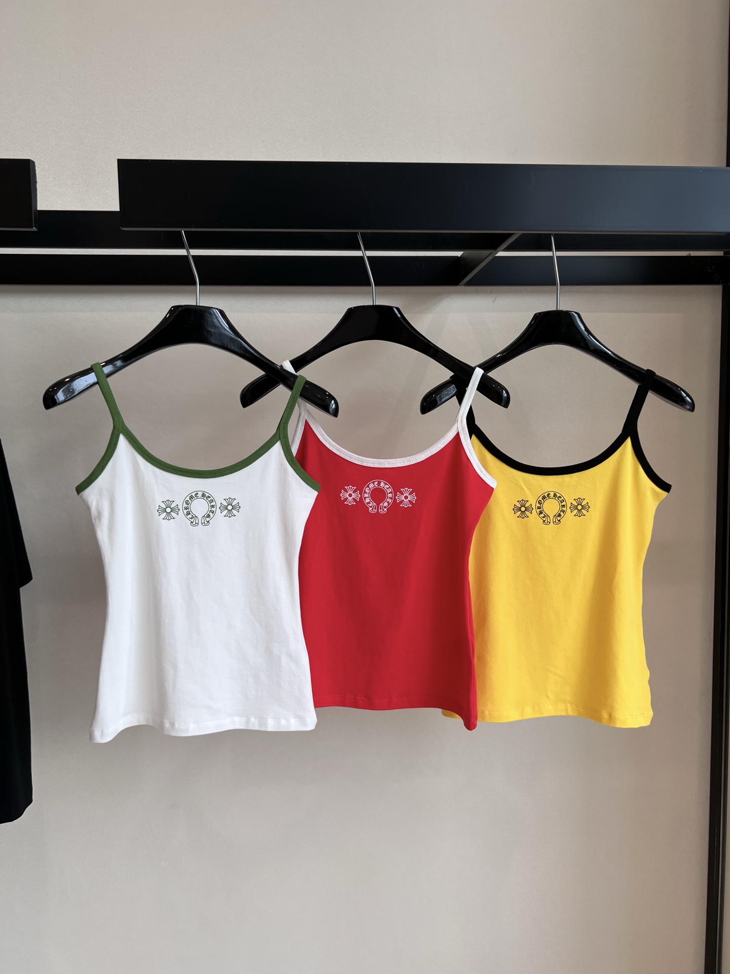 “2025 FW Chromehearts Scrambling Horse Hoof-and-Squad Vest: Neutral Summer Style Design with Cotton Comfort” - 图片 9