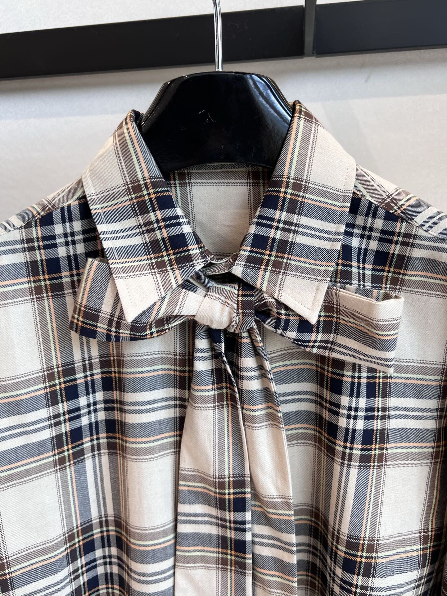 “2025 Fashion: YSL Reggae Embroidered Tie, Summer Style Shirts in Neutral Design – Cotton Comfort” - 图片 2