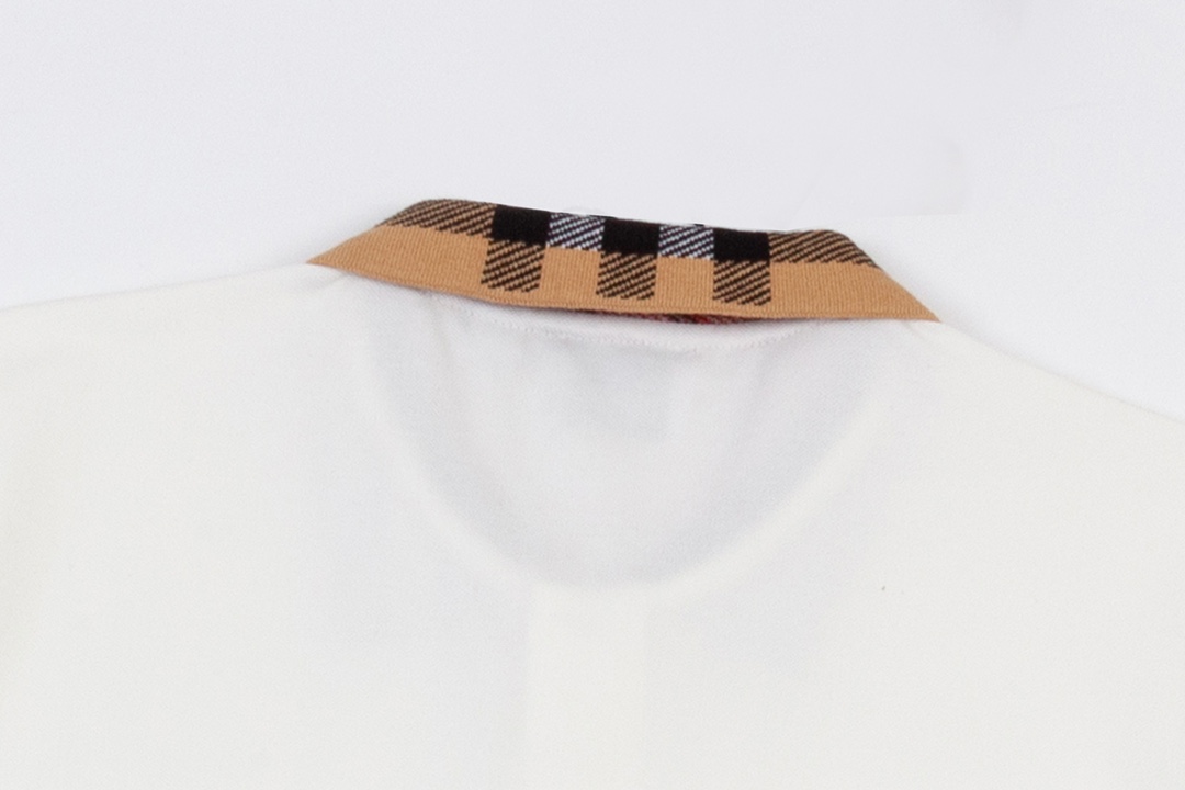Burberry Classic Grid-Weaved Collar Polo: 1980s Upgrade, Custom Dyed, Comfortable Fit - 图片 4