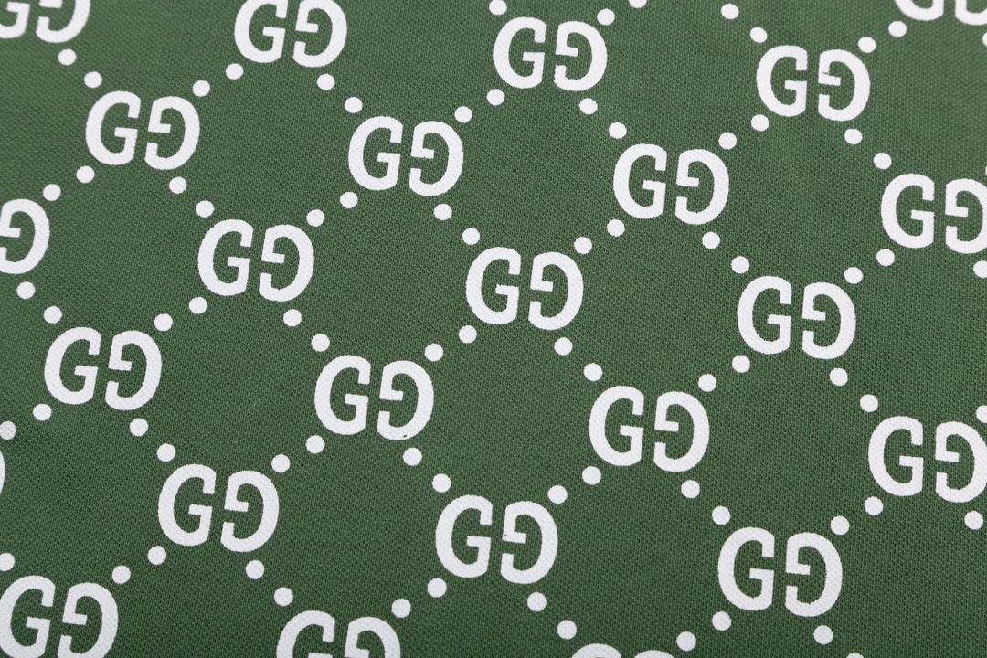 “Gucci Gooch Upgrade: 80s-Inspired Polo with Custom Fabric and Comfortable Fit” - 图片 5