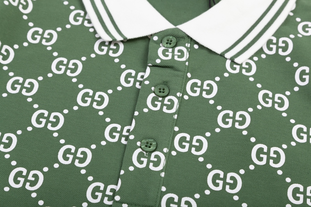 “Gucci Gooch Upgrade: 80s-Inspired Polo with Custom Fabric and Comfortable Fit” - 图片 4