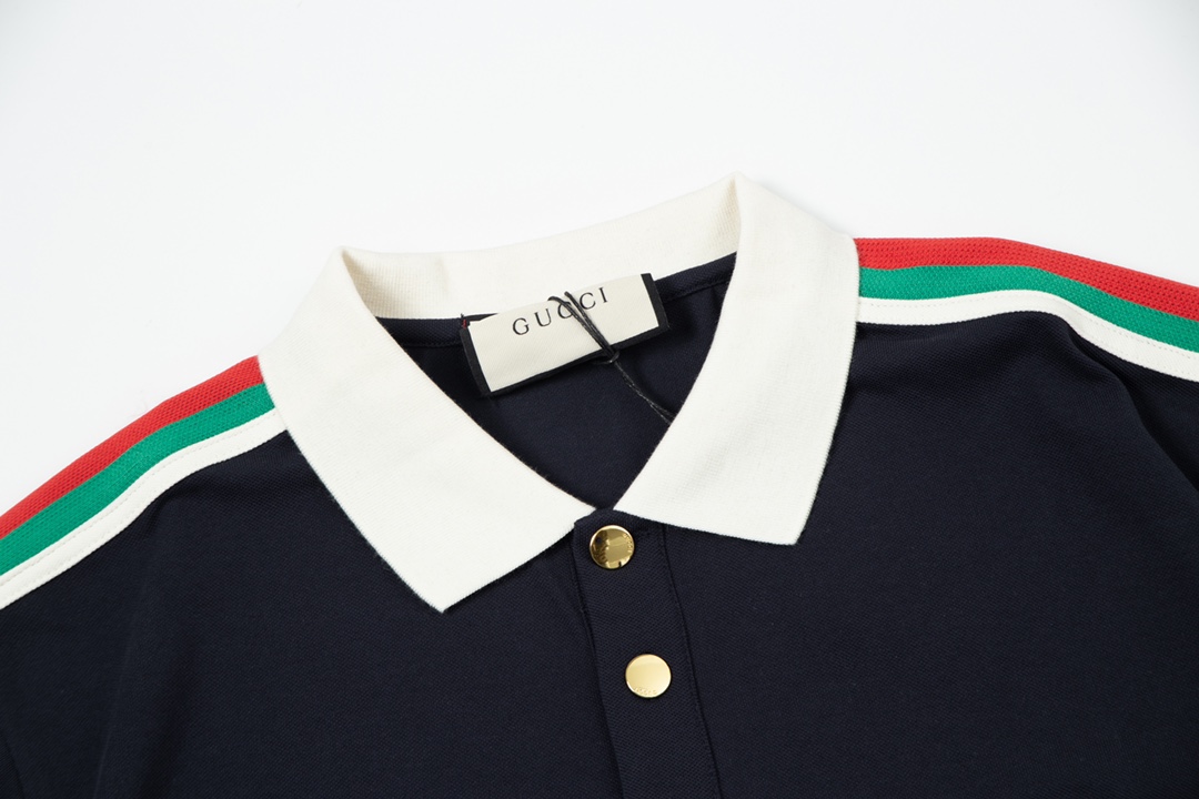 “Gucci Double G Logo Polo: 1980s Inspired Upgrade, Custom Dyed, Comfortable Knitwear” - 图片 2