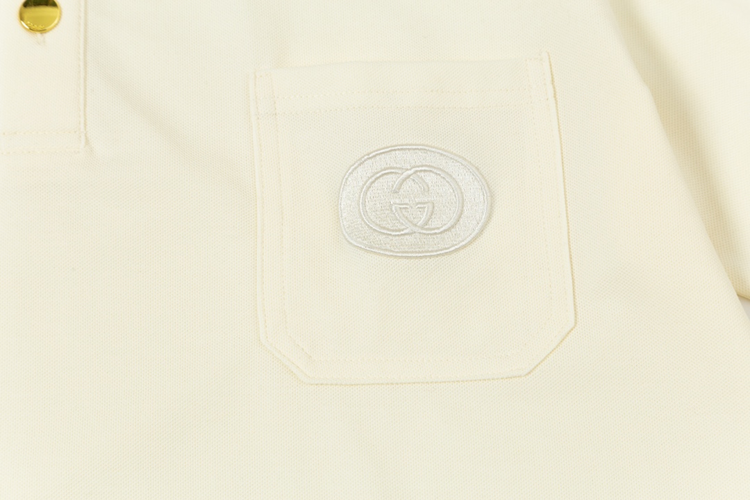 Gucci Double G Logo Polo: 1980s-inspired Upgrade in Beige, Custom Dyed, Comfortable - 图片 4