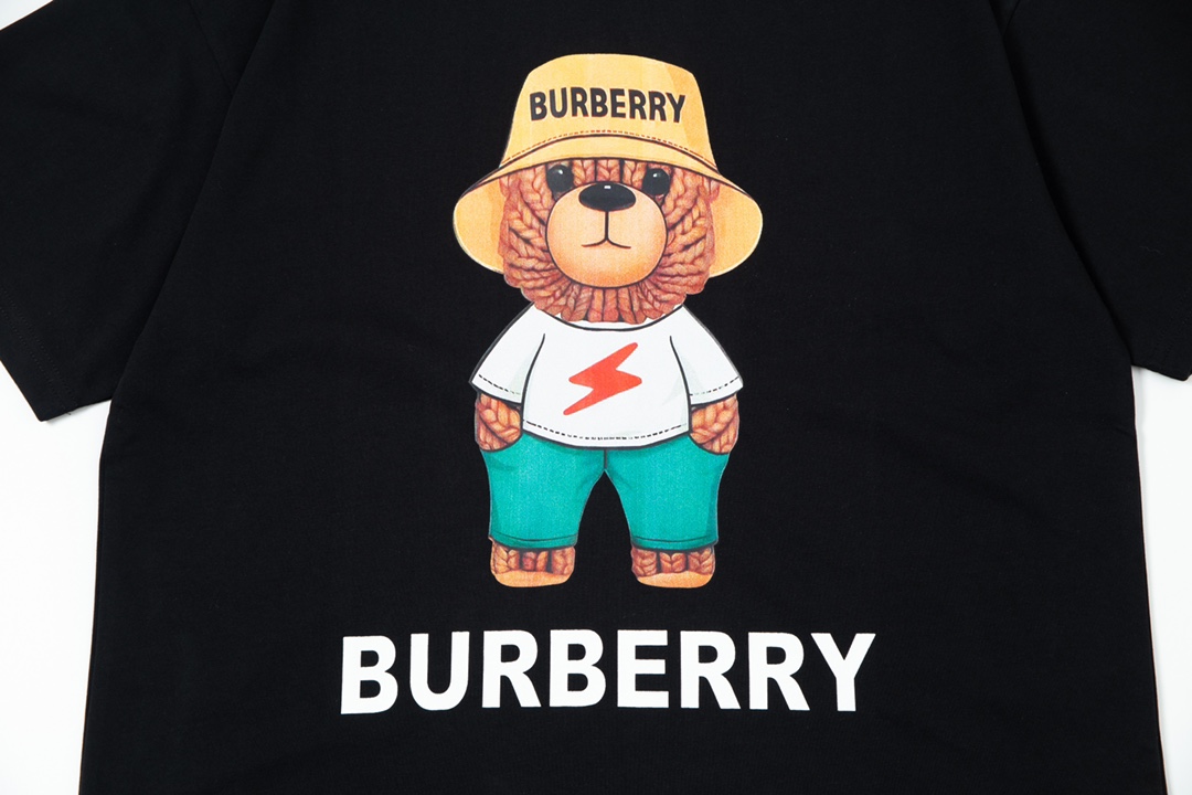 Burberry and Baboli: Classic Upgrade Inspired by 1980s Fashion Trends - 图片 5