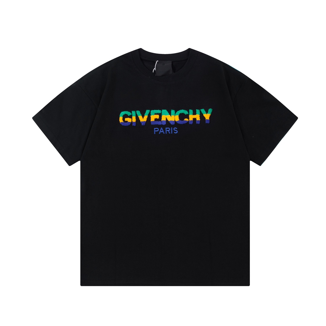 GIVENCHY Bordado de toalla con letras de tres colores🪡 El logotipo está exquisitamente actualizado, inspirado en el es…