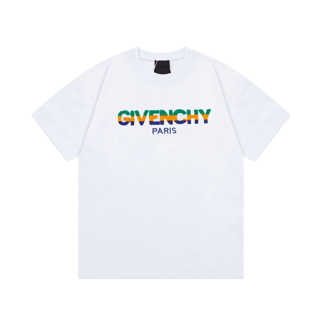 GIVENCHY Bordado de toalla con letras de tres colores🪡 El logotipo está exquisitamente actualizado, inspirado en el es…