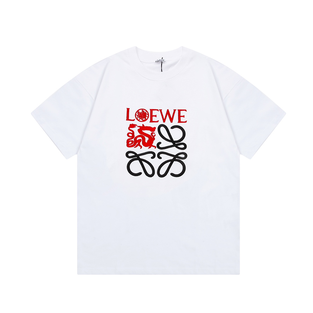 🅿️95 LOEWE 罗意威 龙年限定 双色字母刺绣🪡 Logo精致升级，灵感源自八十年代复古 原版面料 官方同款 定制同缸染面料 手感非常舒服 春夏最新砖柜同步 时尚又个性 超级百搭好看的一款 男女都非常合适 人…