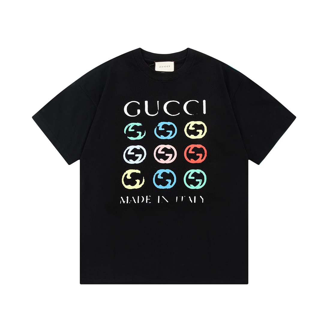 GUCCI 古驰 双G字母 九宫格印花 Logo标识精致升级，灵感源自八十年代复古 原版面料 官方同款 短袖T恤 定制260克同缸染面料 手感非常舒服 春夏最新砖柜同步 时尚又个性 超级百搭好看 男女都非常合适 人手必备款 吊牌 领标 水…