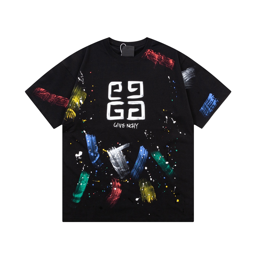 Las letras GIVENCHY están pintadas a mano con coloridos graffitis. El logotipo está exquisitamente actualizado, inspira…
