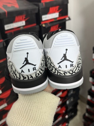 440?国内最强312 新货 Nike Aj312 影子灰配色! YS代工厂流出货物 之前一直走平台的一批货 从未流出过市场 所以价格偏贵 别拿通货来碰瓷 ! 原厂鞋型 原厂正确爆裂纹 原厂正确皮料 市售大多爆裂纹一眼假 仔细去看就知道 原厂鞋垫刷胶 原厂复印鞋标 原厂中底材质 打破312无好货的局面 目前市售唯一原厂货! 所拍即所得 配色很多 陆续出齐 支持得物App鉴定 支持无理由售后! 440?国内最强312 新货 Nike Aj312 影子灰配色! YS代工厂流出货物 之前一直走平台的一批货 从未流出过市场 所以价格偏贵 别拿通货来碰瓷 ! 原厂鞋型 原厂正确爆裂纹 原厂正确皮料 市售大多爆裂纹一眼假 仔细去看就知道 原厂鞋垫刷胶 原厂复印鞋标 原厂中底材质 打破312无好货的局面 目前市售唯一原厂货! 所拍即所得 配色很多 陆续出齐 支持得物App鉴定 支持无理由售后!