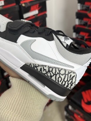 440?国内最强312 新货 Nike Aj312 影子灰配色! YS代工厂流出货物 之前一直走平台的一批货 从未流出过市场 所以价格偏贵 别拿通货来碰瓷 ! 原厂鞋型 原厂正确爆裂纹 原厂正确皮料 市售大多爆裂纹一眼假 仔细去看就知道 原厂鞋垫刷胶 原厂复印鞋标 原厂中底材质 打破312无好货的局面 目前市售唯一原厂货! 所拍即所得 配色很多 陆续出齐 支持得物App鉴定 支持无理由售后! 440?国内最强312 新货 Nike Aj312 影子灰配色! YS代工厂流出货物 之前一直走平台的一批货 从未流出过市场 所以价格偏贵 别拿通货来碰瓷 ! 原厂鞋型 原厂正确爆裂纹 原厂正确皮料 市售大多爆裂纹一眼假 仔细去看就知道 原厂鞋垫刷胶 原厂复印鞋标 原厂中底材质 打破312无好货的局面 目前市售唯一原厂货! 所拍即所得 配色很多 陆续出齐 支持得物App鉴定 支持无理由售后!