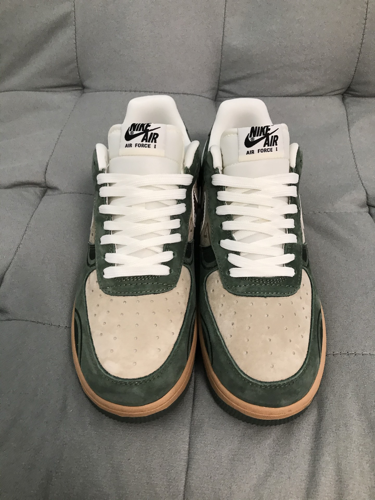 460? Af1 空军定制配色 Supreme粽绿配色 独家定制配色 私人高价定制产品! 原厂原底面组装 VY代工厂流出原底原面 原厂中底拉帮 原厂鞋垫 原厂后跟刺绣 无假款 原本准备高价走国外平台的一批货 销量不好国内贱卖 东西绝对的好东西! 买到赚到 数量不多 上街0撞鞋款式 支持得物App鉴定 支持无理由售后 460? Af1 空军定制配色 Supreme粽绿配色 独家定制配色 私人高价定制产品! 原厂原底面组装 VY代工厂流出原底原面 原厂中底拉帮 原厂鞋垫 原厂后跟刺绣 无假款 原本准备高价走国外平台的一批货 销量不好国内贱卖 东西绝对的好东西! 买到赚到 数量不多 上街0撞鞋款式 支持得物App鉴定 支持无理由售后