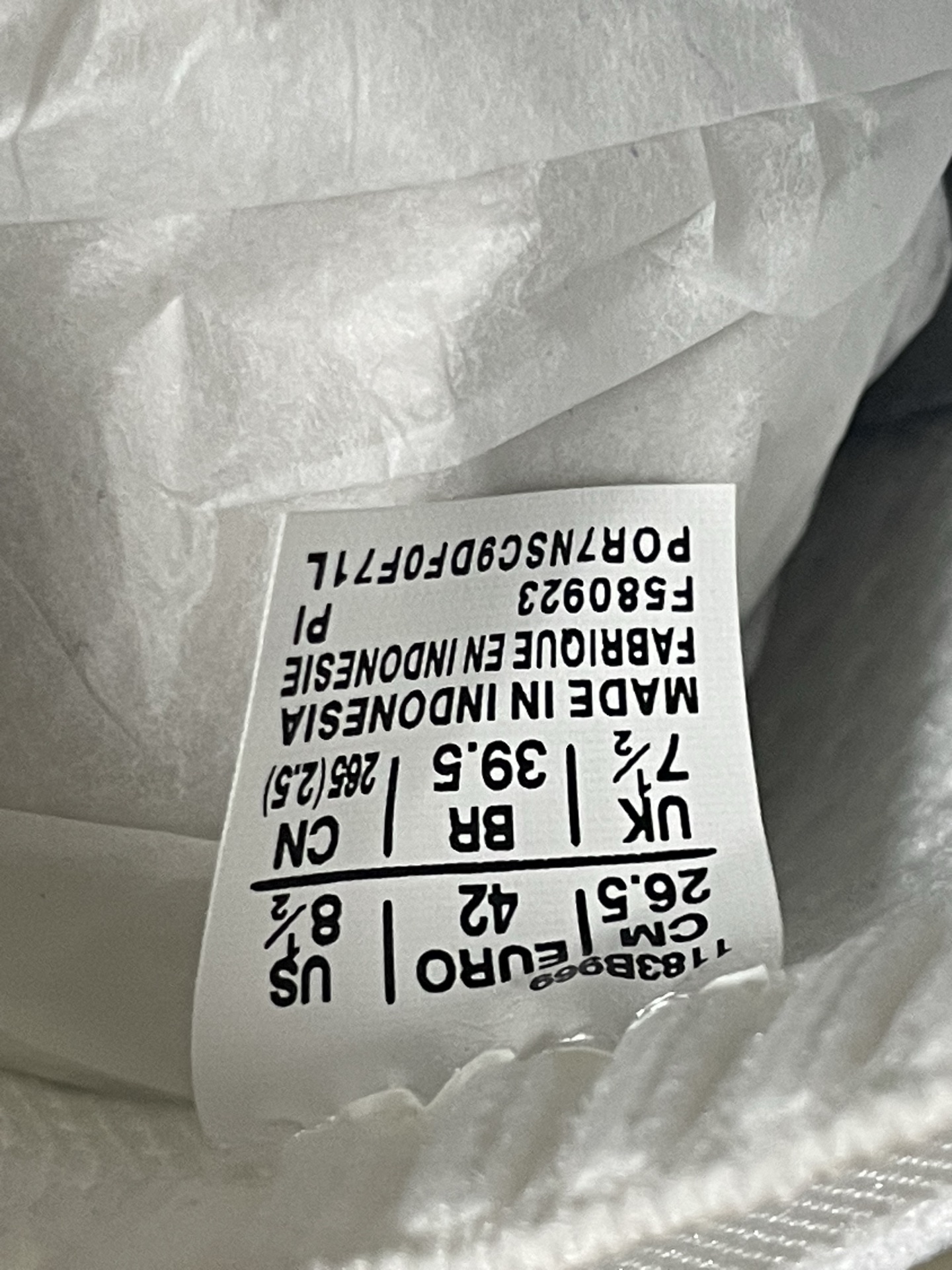 
Onitsuka Tiger鬼塚虎 Sclaw 轻便舒适 防滑耐磨透气支撑吸汗 低帮 生活休闲鞋 男女同款 灰色

这是一款颜值和质量在线的休闲鞋不愧是明星同款！
高级灰配色个性又好看 鞋口织物收口经典鞋袜一体 
黑色明线设计标志性 设计感拉满！
整体采用帆布和鹿皮绒拼接 彰显时尚质感！

原厂原底面货物 原厂刷背胶 原厂中底！
支持过验得物App 支持售后
