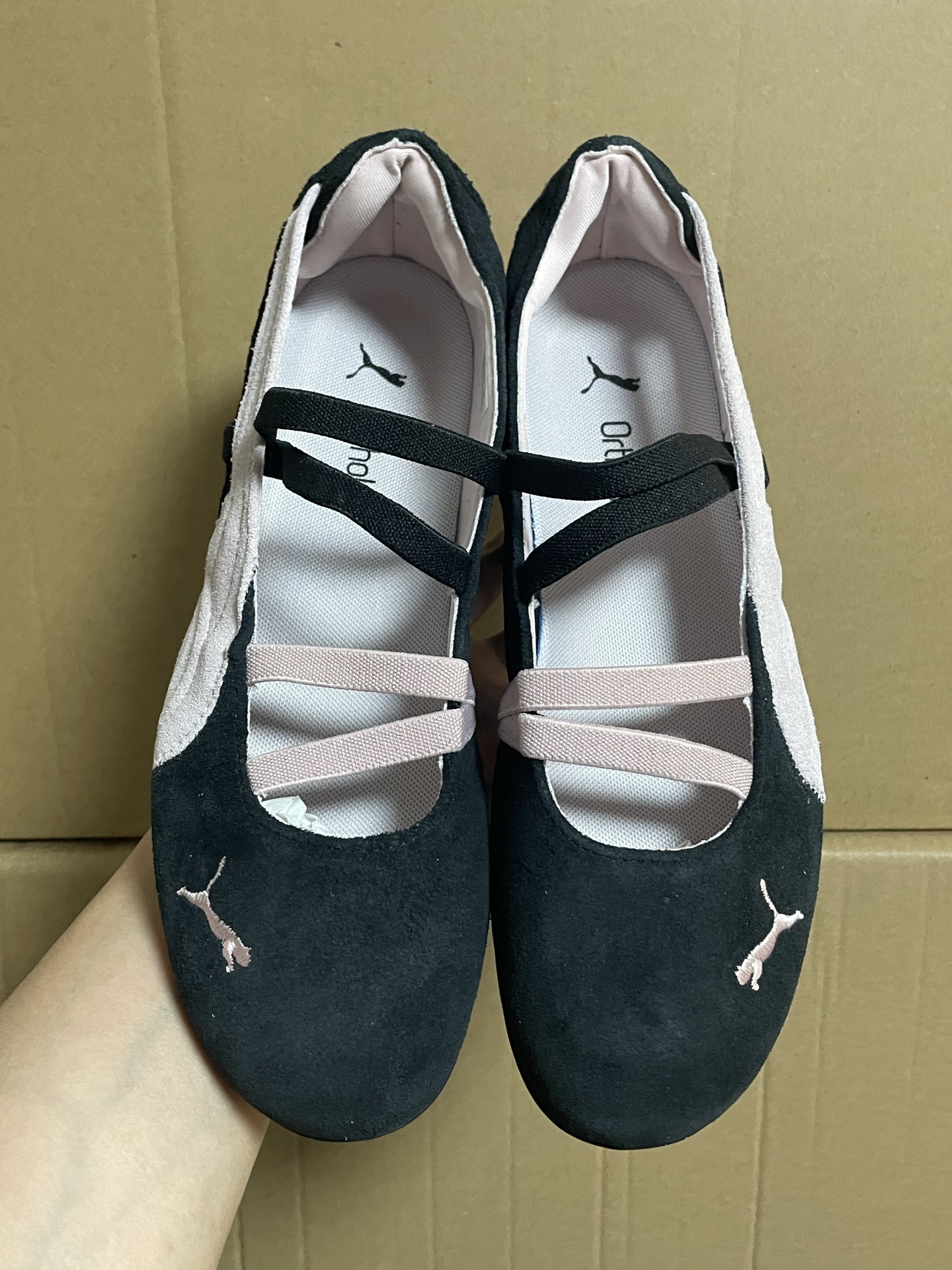 
PUMA speedcat Ballet  薄底鞋 芭蕾鞋 舒适百搭 平跟 防滑耐磨 低帮 生活休闲鞋 女款 黑粉色

仙女必备！低饱和度的水粉色和春天是最适配的麂皮的材质视觉上增添了一些质感 穿上秒变优雅
