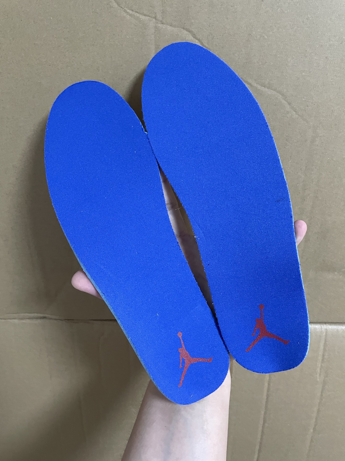 280💰国内最强 
Jordan Air Jordan 1 舒适百搭 防滑耐磨 低帮 复古篮球鞋 男款 白蓝色 

YS原厂细节 独家定制原厂鞋垫刷胶 非常真 
私人订制批次 目前配色陆续更新！ 出货即验真
出货即是此配色最强
超新款配色绝对全网独家的品质 
这个色别人想混都混不到我这个品质 

支持得物/Get App鉴定 随意真 
支持90 天无理由售后

553558-147