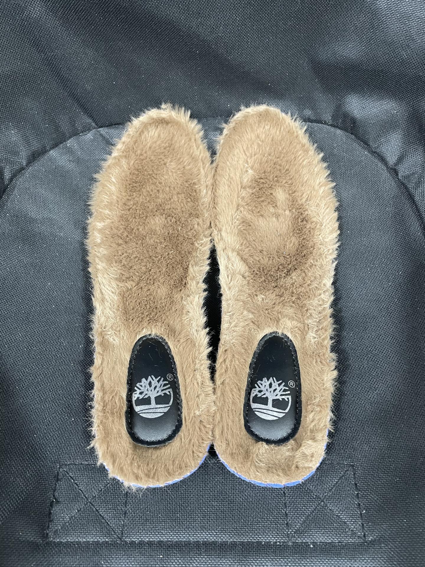 350💰中山原厂
Timberland添柏岚 中帮短靴 浅小麦色
尺码：36-46
中山原厂原单添柏岚货物！
原厂鞋面鞋底组装而成 
原厂中底 原厂鞋垫 原厂鞋标！
22年那时候出货直接过验全网的那一批！
秋冬快到了 工厂开始重新出货！
懂得看细节就知道！百分百正品原单！

支持得物App鉴定 支持无理由售后！