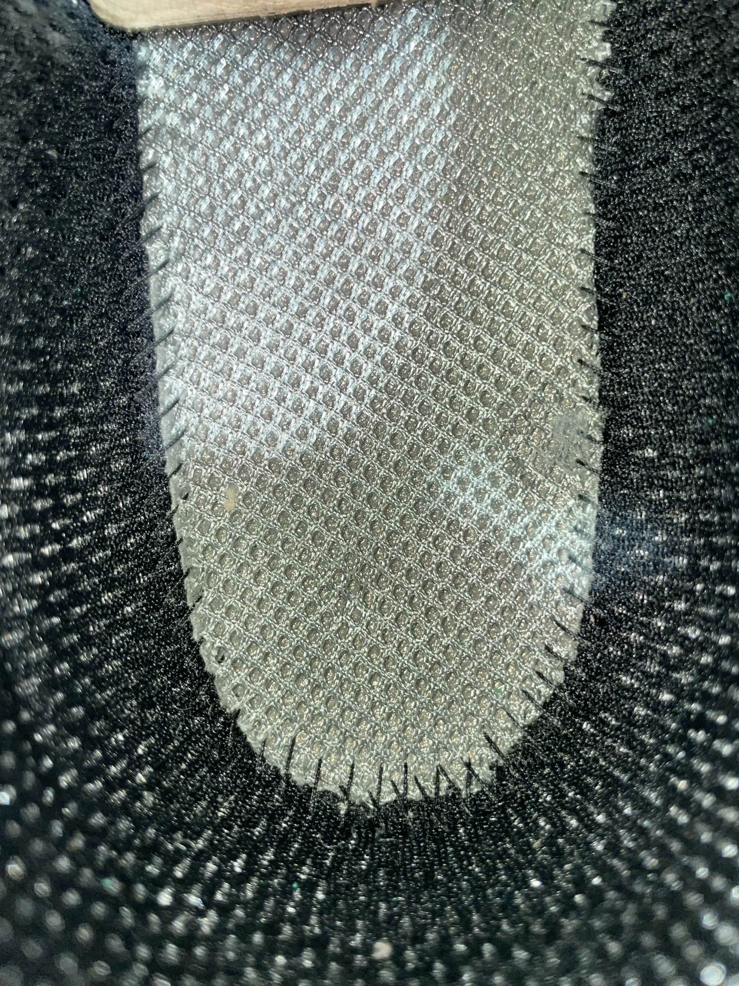 350💰国内最强
ecco爱步 户外抓地 牛皮耐磨 低帮 越野跑步鞋 男款

货号：82285401013
市场顶级版本！外观/细节 重新改进！
目前市售天花板性价比！
鞋垫工艺/中底仿压印 均有做 

高端商务人士必备！
支持无理由售后 含质保！