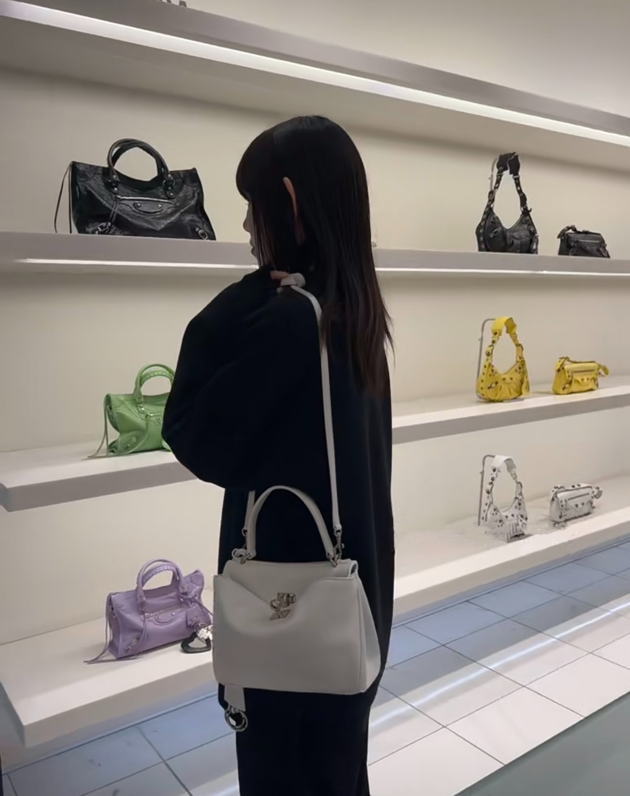 𝐑𝐨𝐝𝐞𝐨 𝐖𝐡𝐢𝐭𝐞