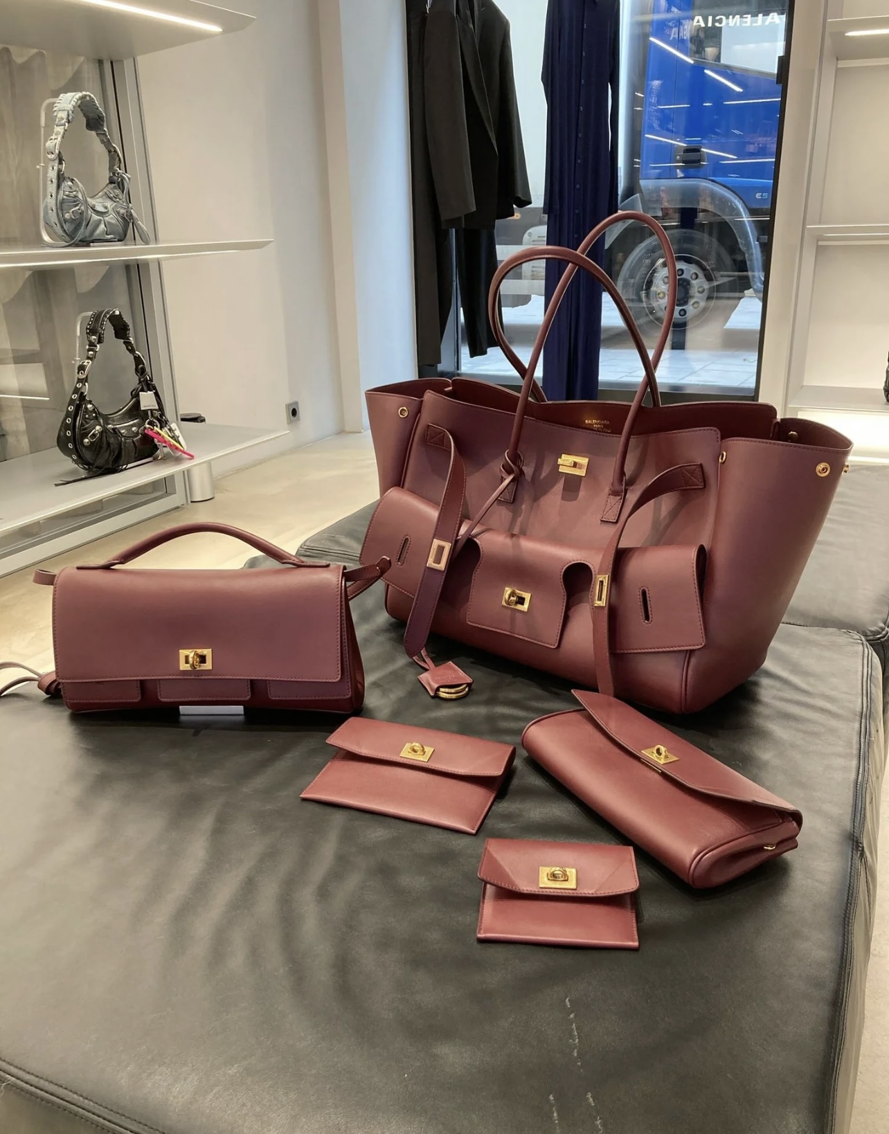 [Balenciaga Women