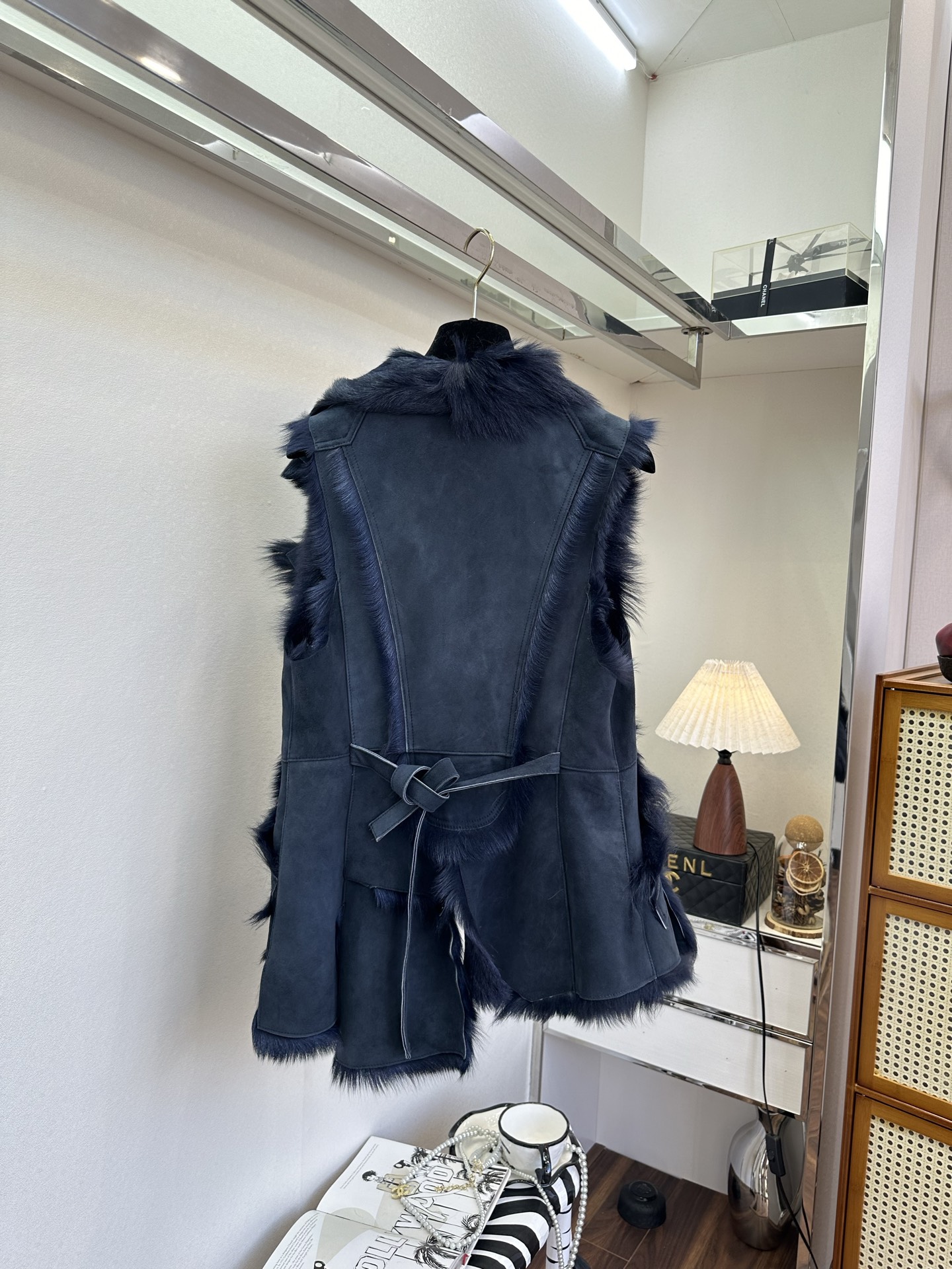 Sleeveless Sheepskin Vest: Rugged Texture, Vintage Style, and Unique Design 9 i1764636367368 3437 0 7