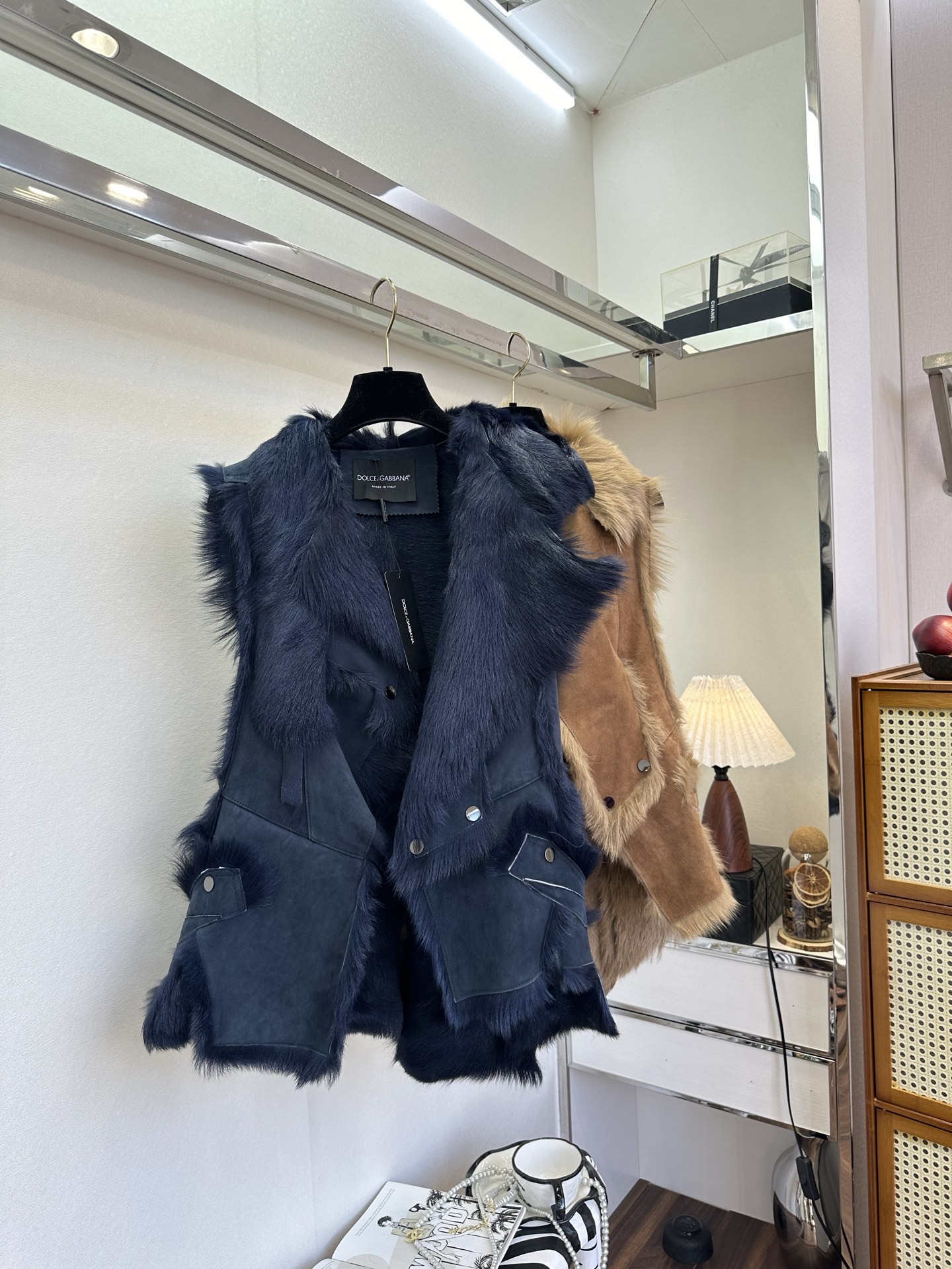 Sleeveless Sheepskin Vest: Rugged Texture, Vintage Style, and Unique Design 3 i1764636367439 7335 0 1