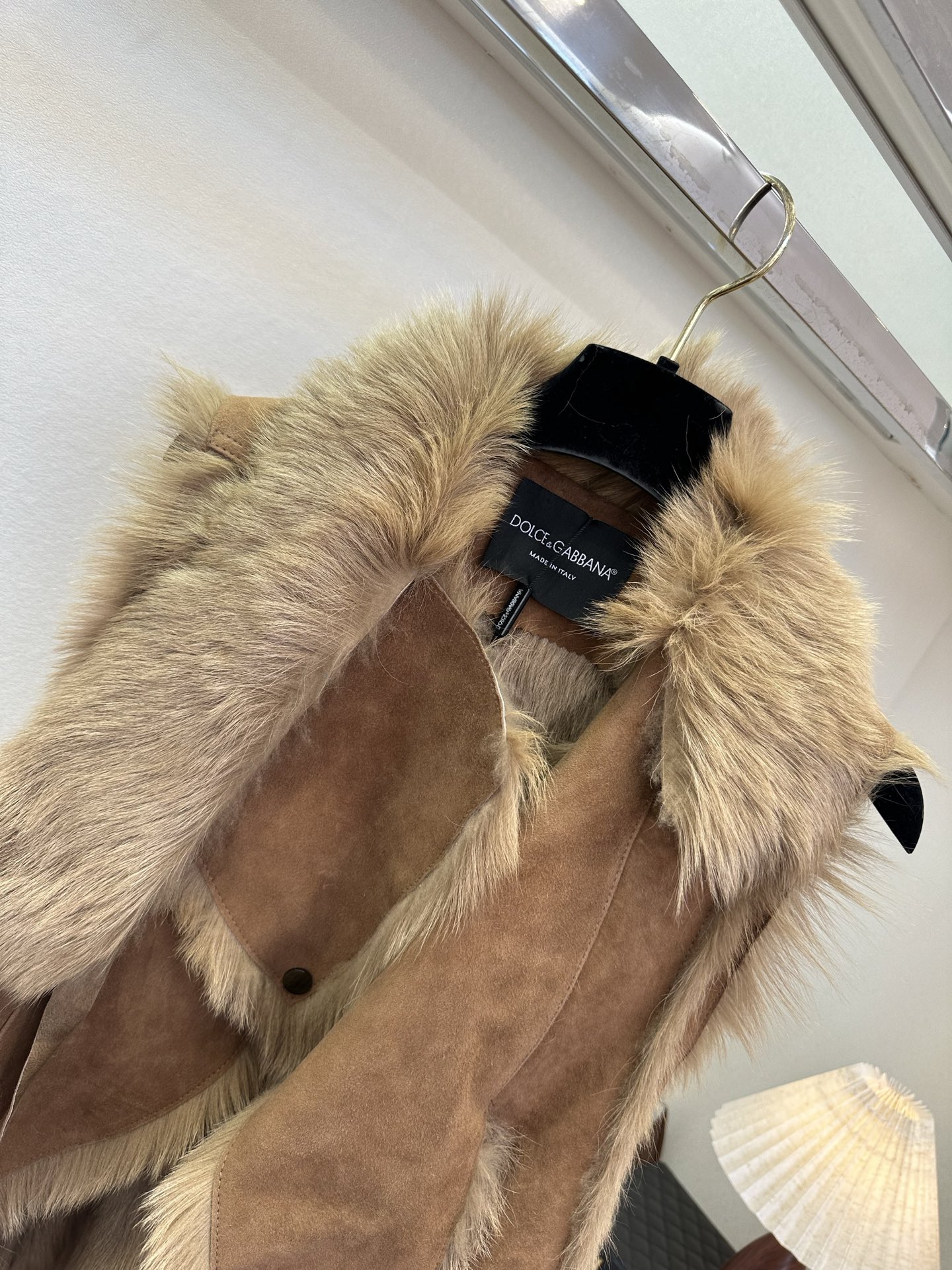 Sleeveless Sheepskin Vest: Rugged Texture, Vintage Style, and Unique Design 11 i1764636369188 5505 0 9